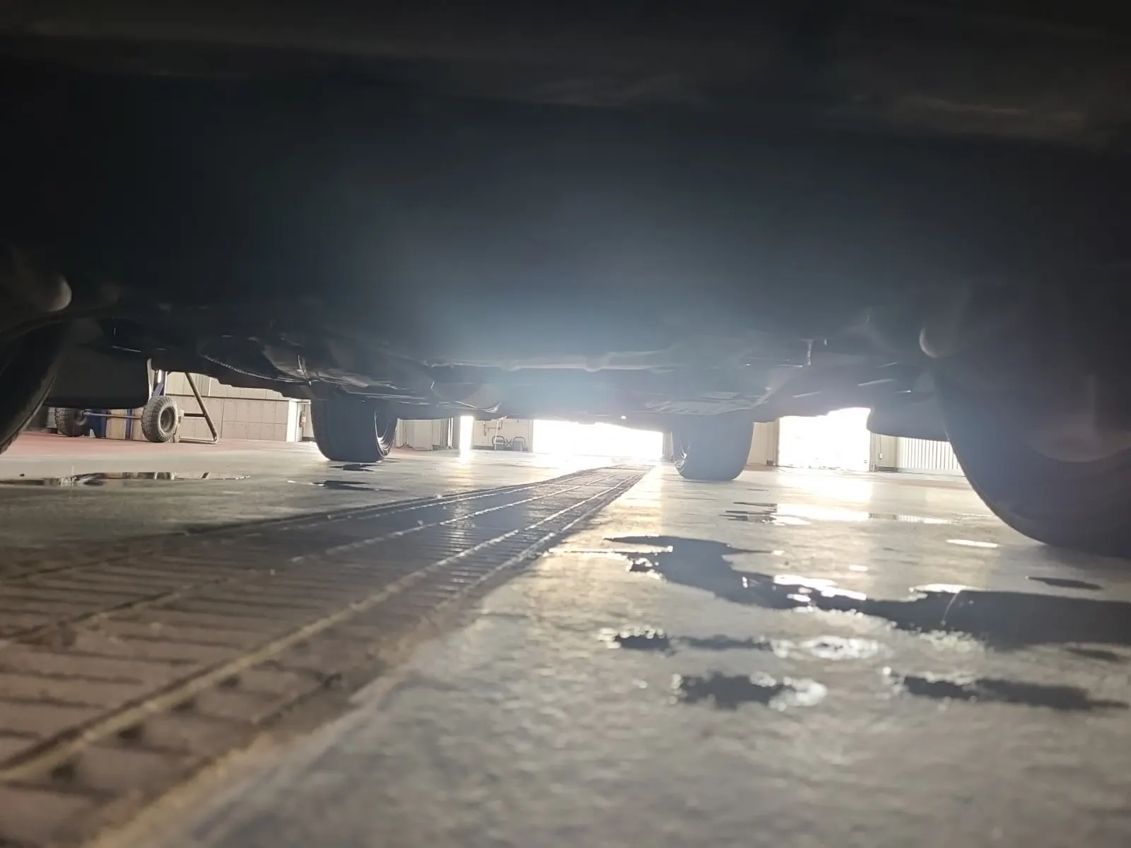 Undercarriage - Front Photo
