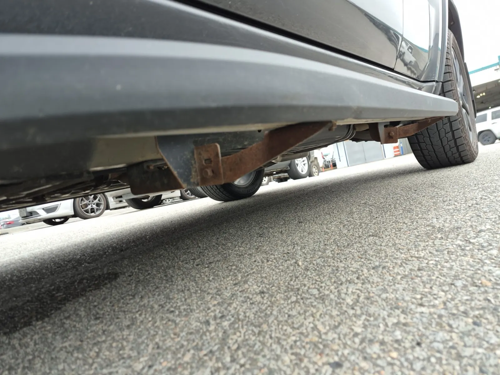 Undercarriage - Driver Photo