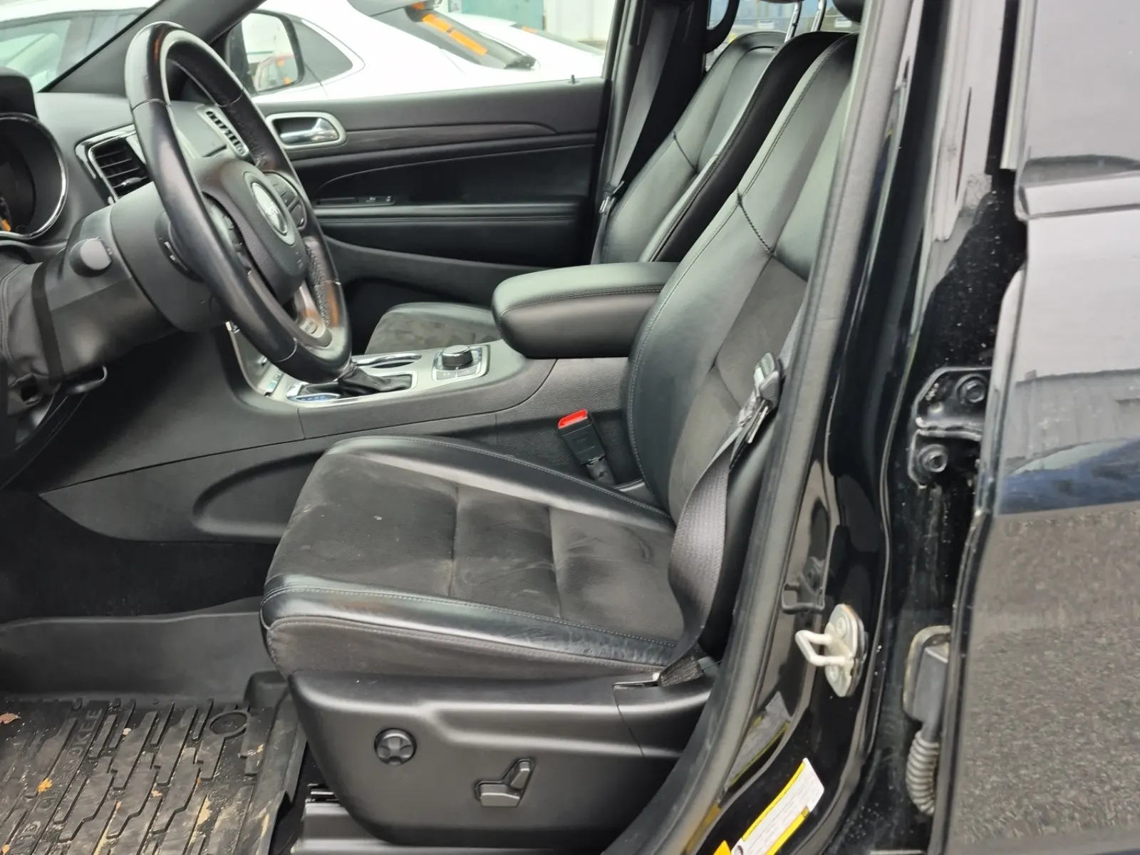 Front Interior Photo
