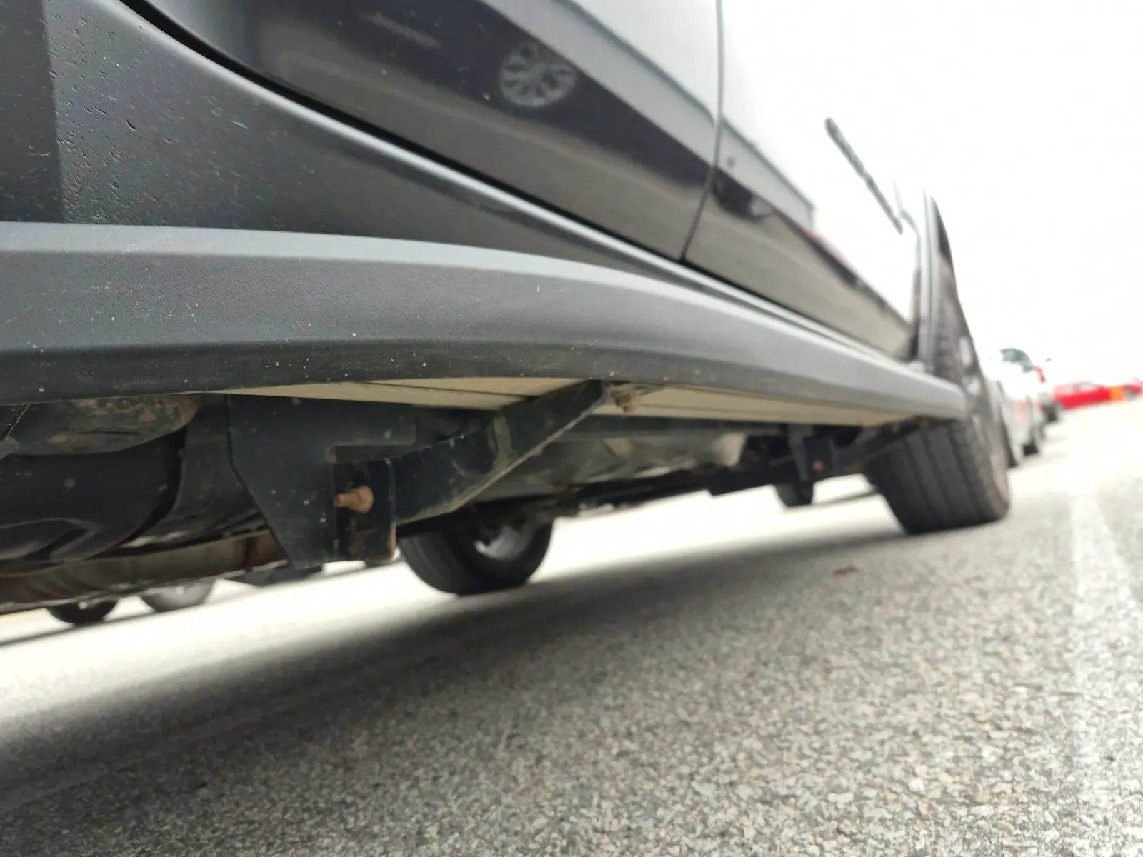 Undercarriage - Passenger Photo