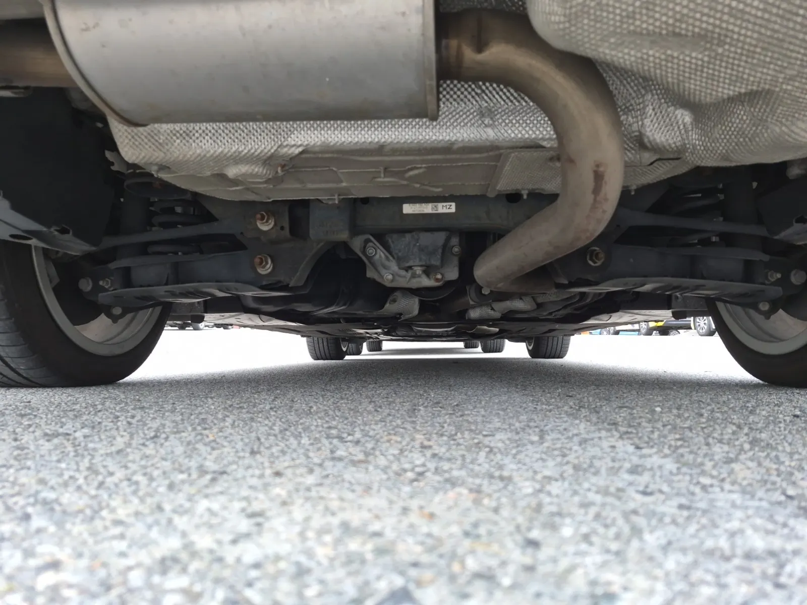 Undercarriage - Rear Photo