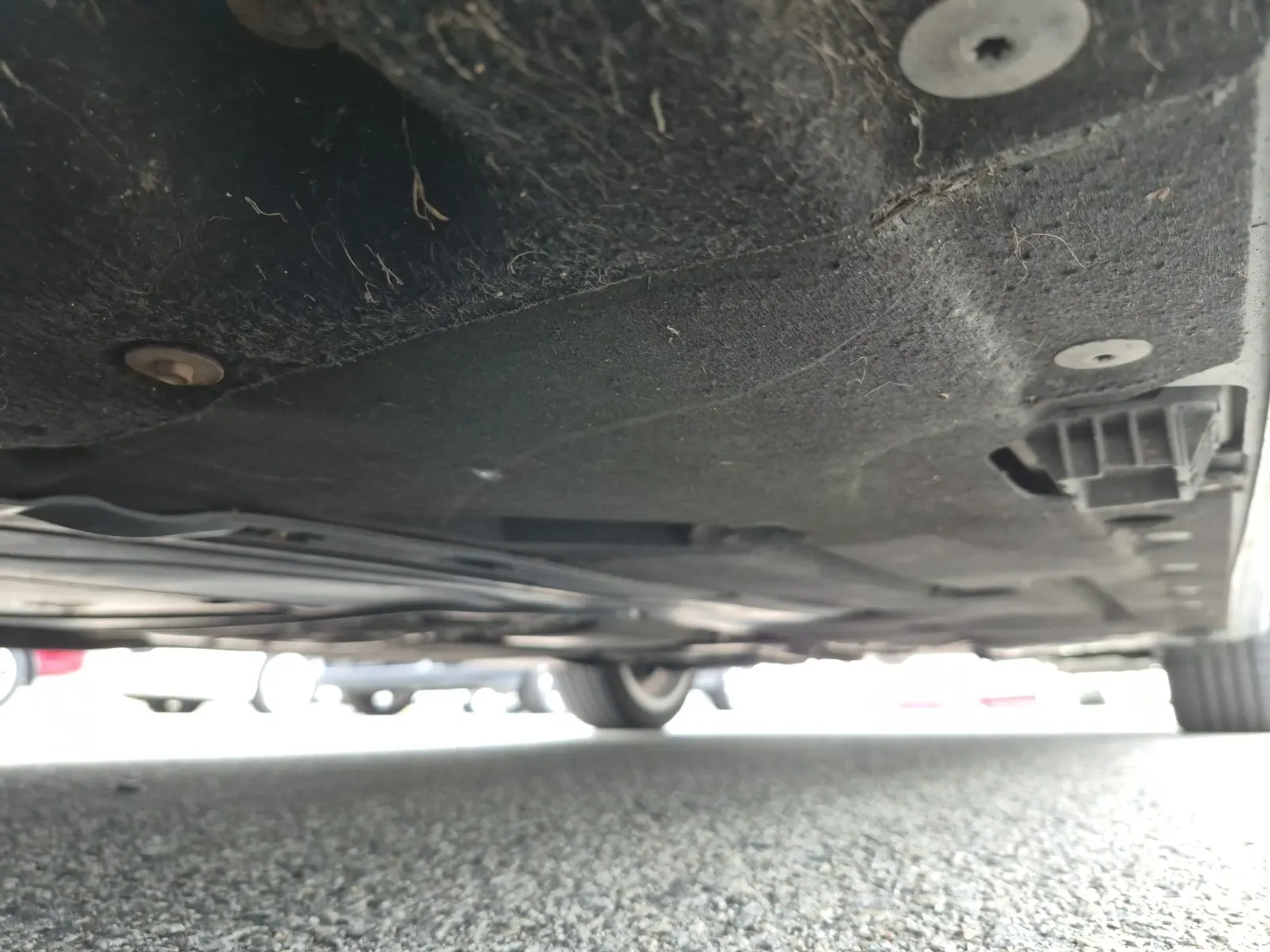 Undercarriage - Driver Photo
