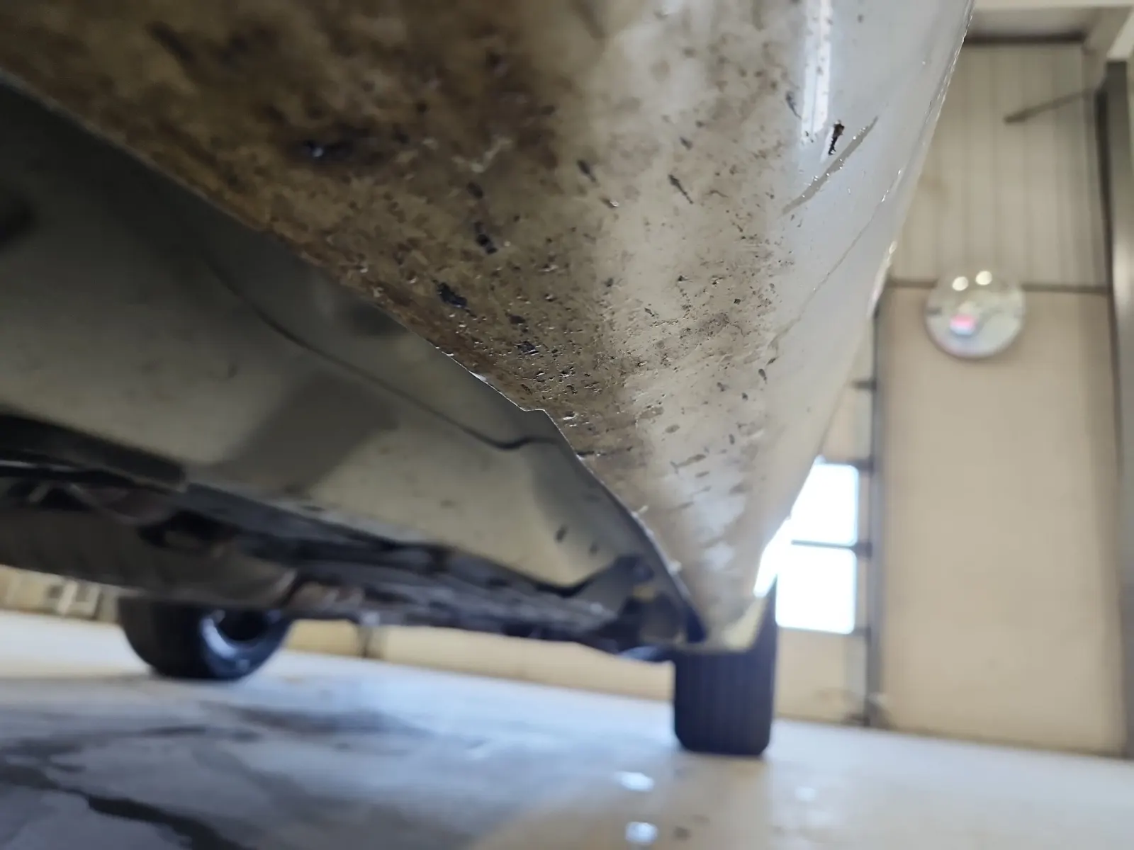 Undercarriage - Driver Photo