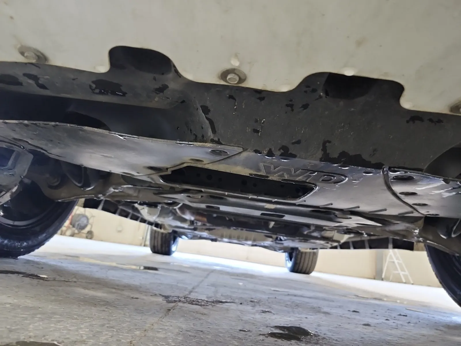 Undercarriage - Front Photo