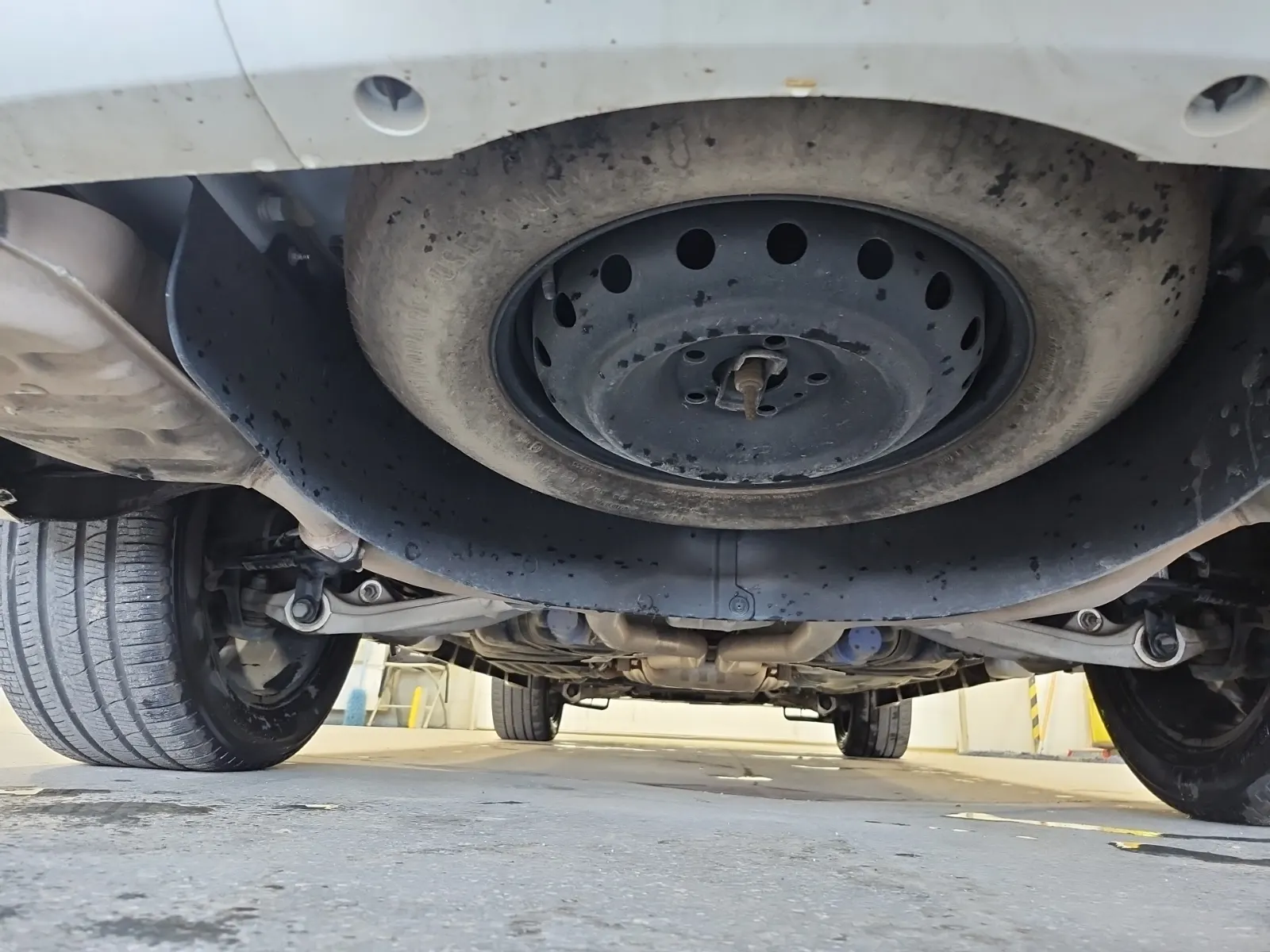 Spare Tire & Wheel Photo