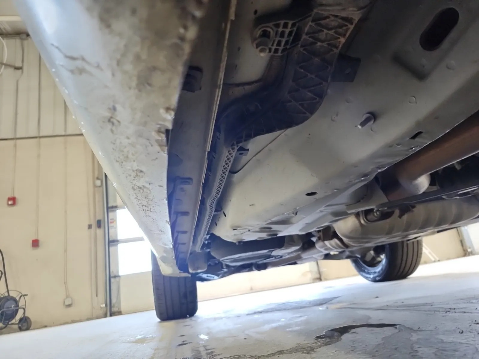 Undercarriage - Passenger Photo