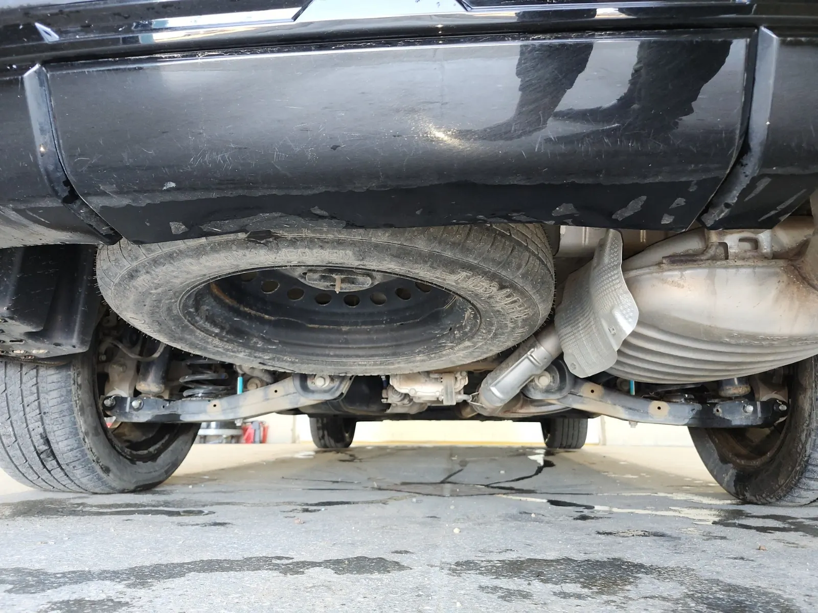 Undercarriage - Rear Photo