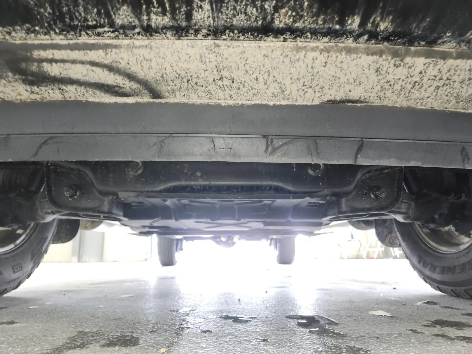 Undercarriage - Front Photo