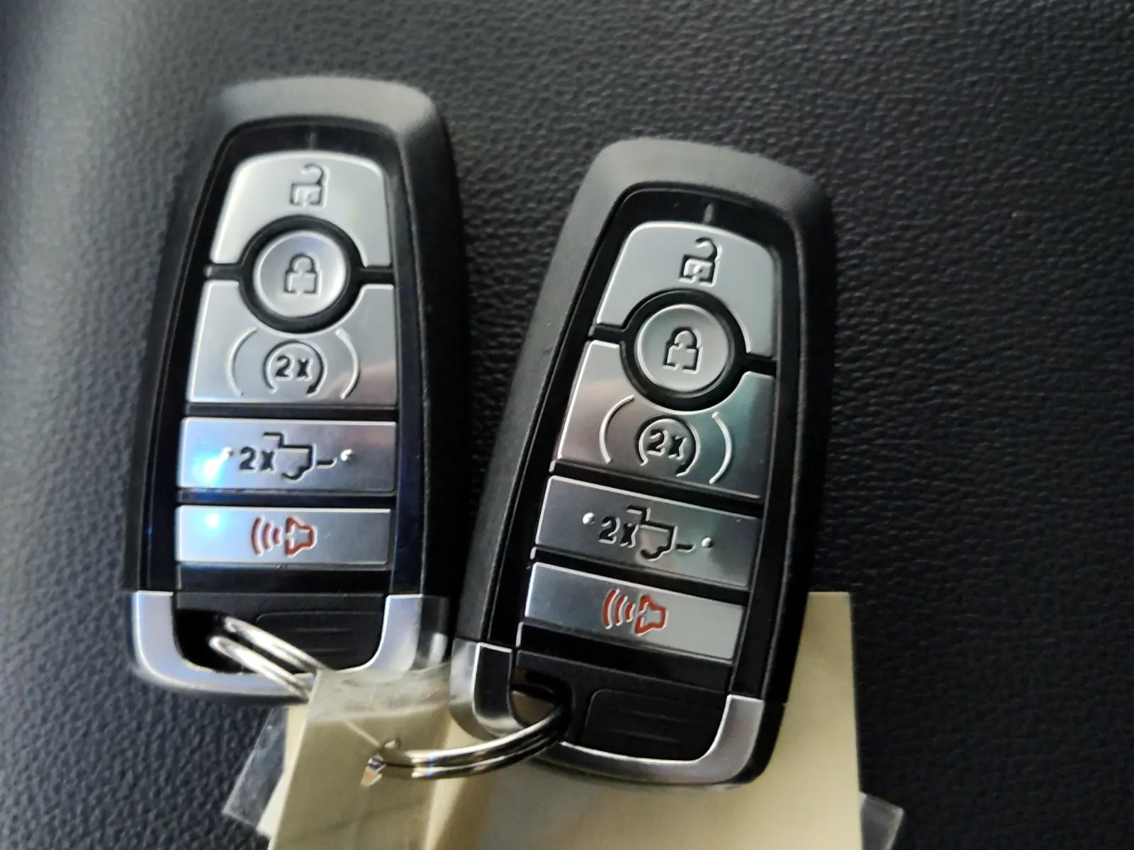 Keys/Fobs/Manual Photo