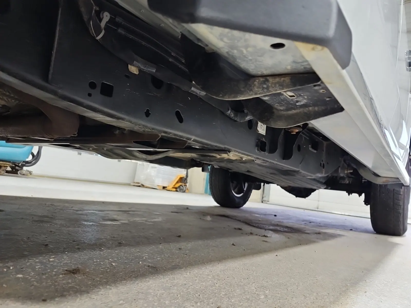 Undercarriage - Driver Photo