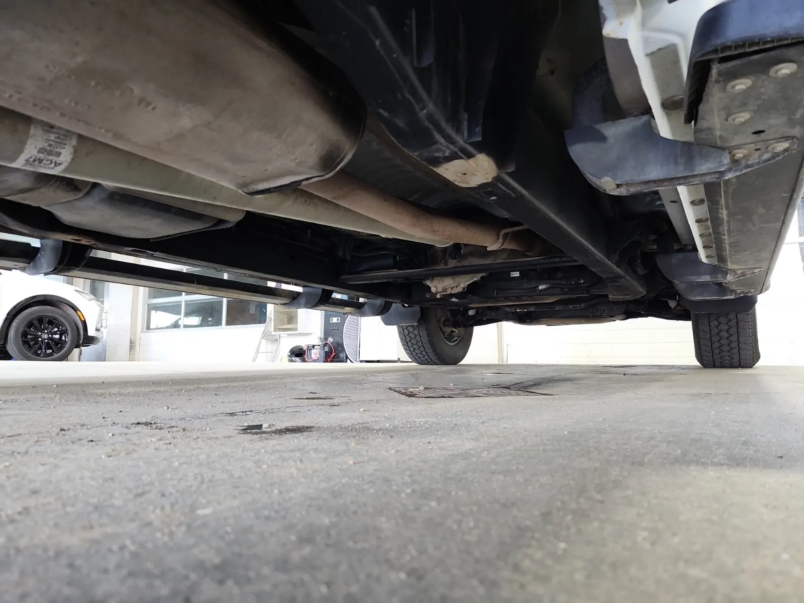 Undercarriage - Passenger Photo