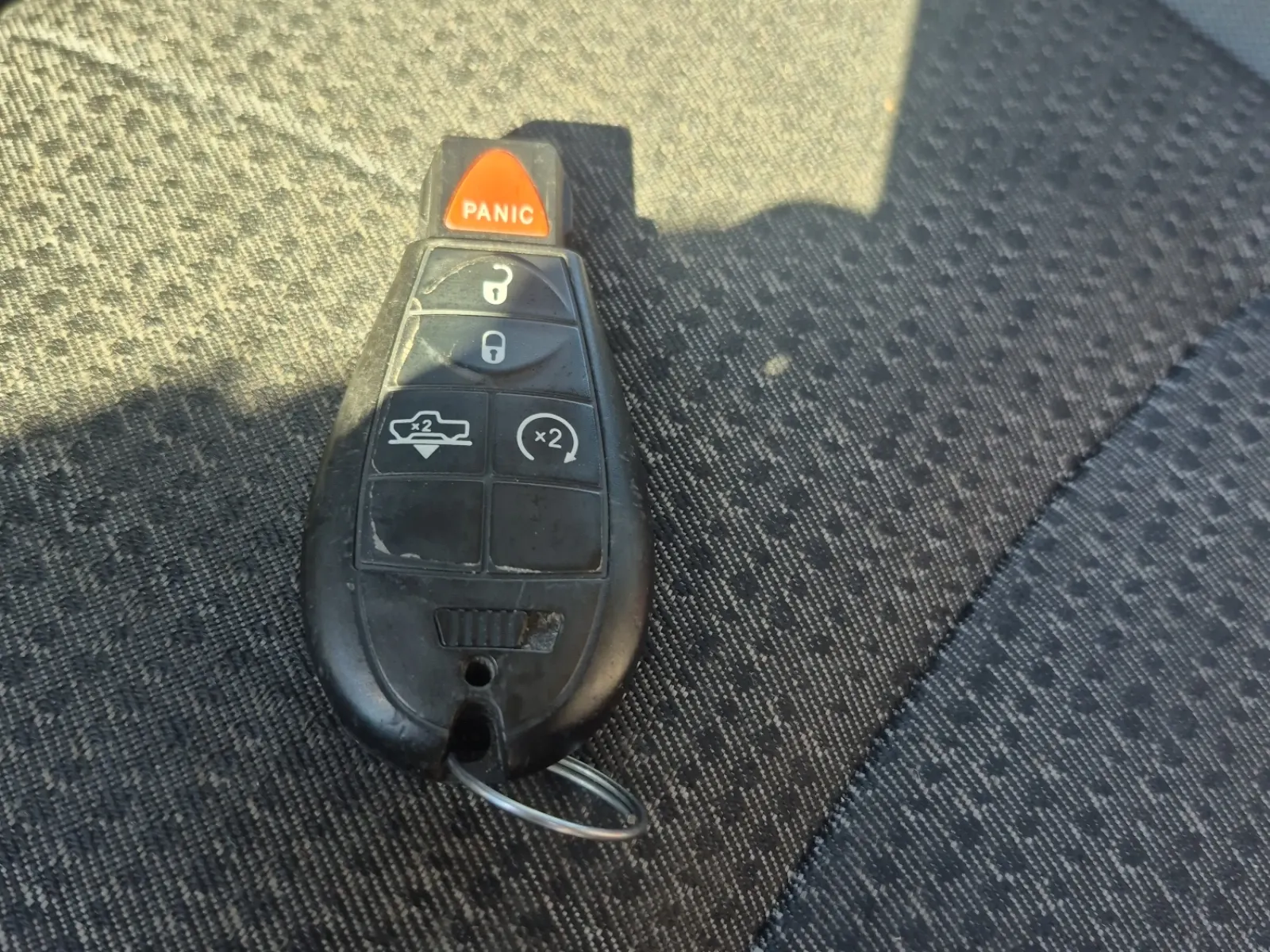 Keys/Fobs/Manual Photo