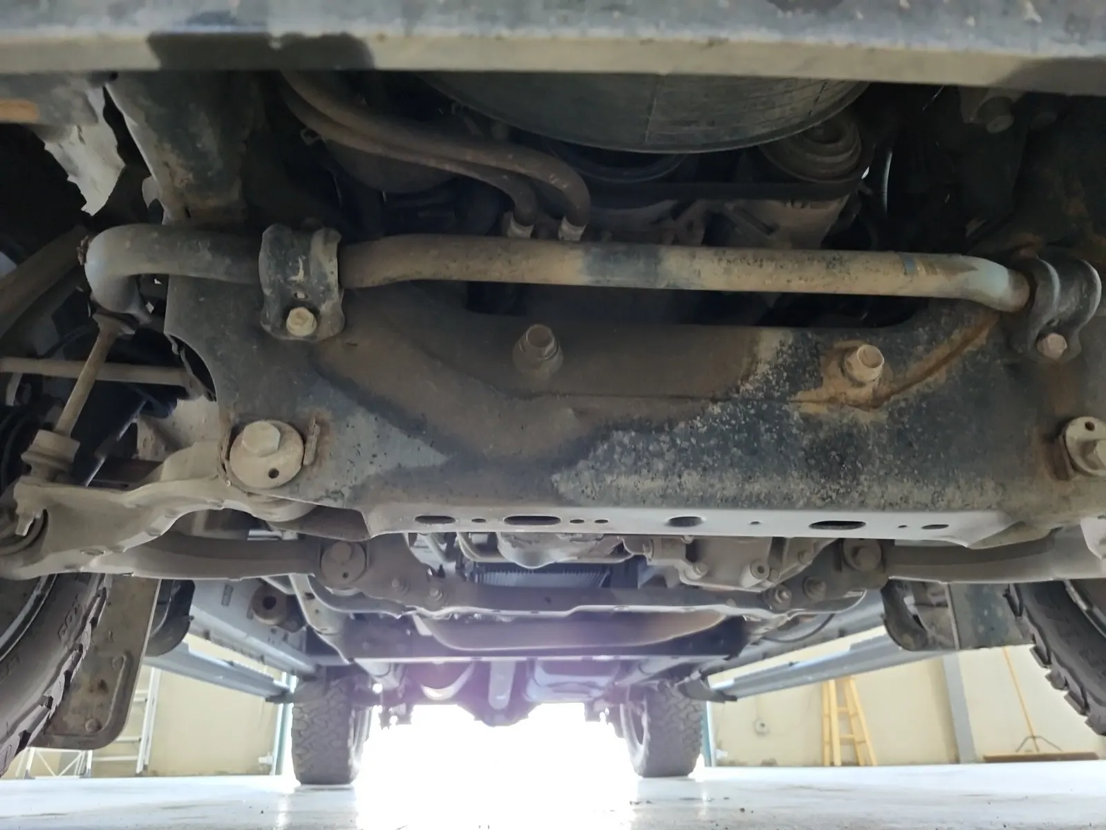 Undercarriage - Front Photo