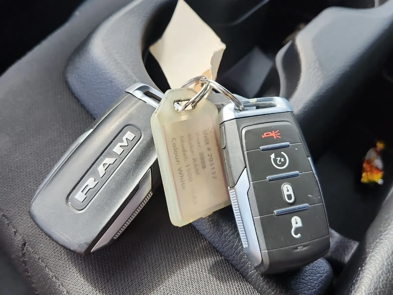 Keys/Fobs/Manual Photo