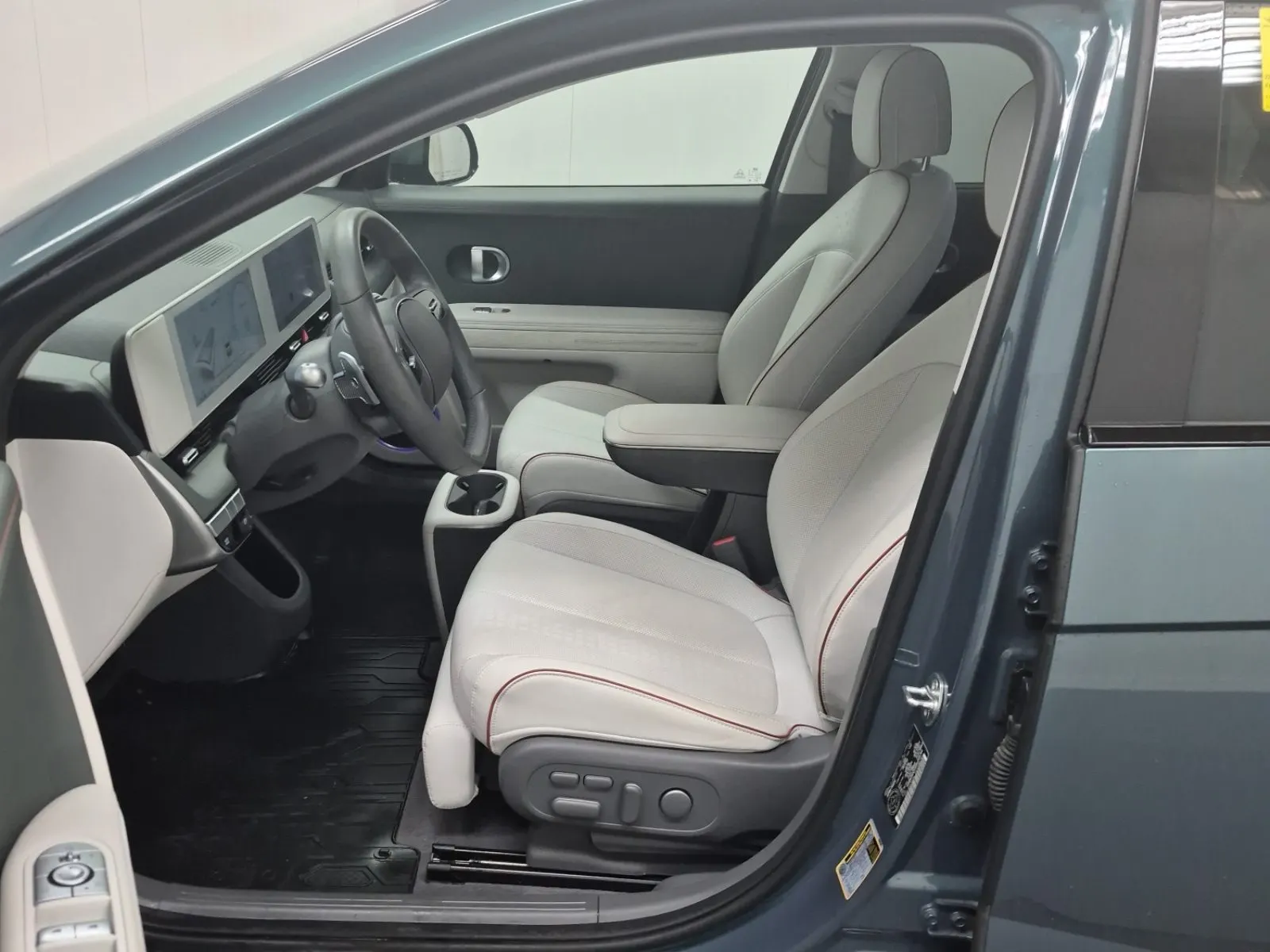 Front Interior Photo