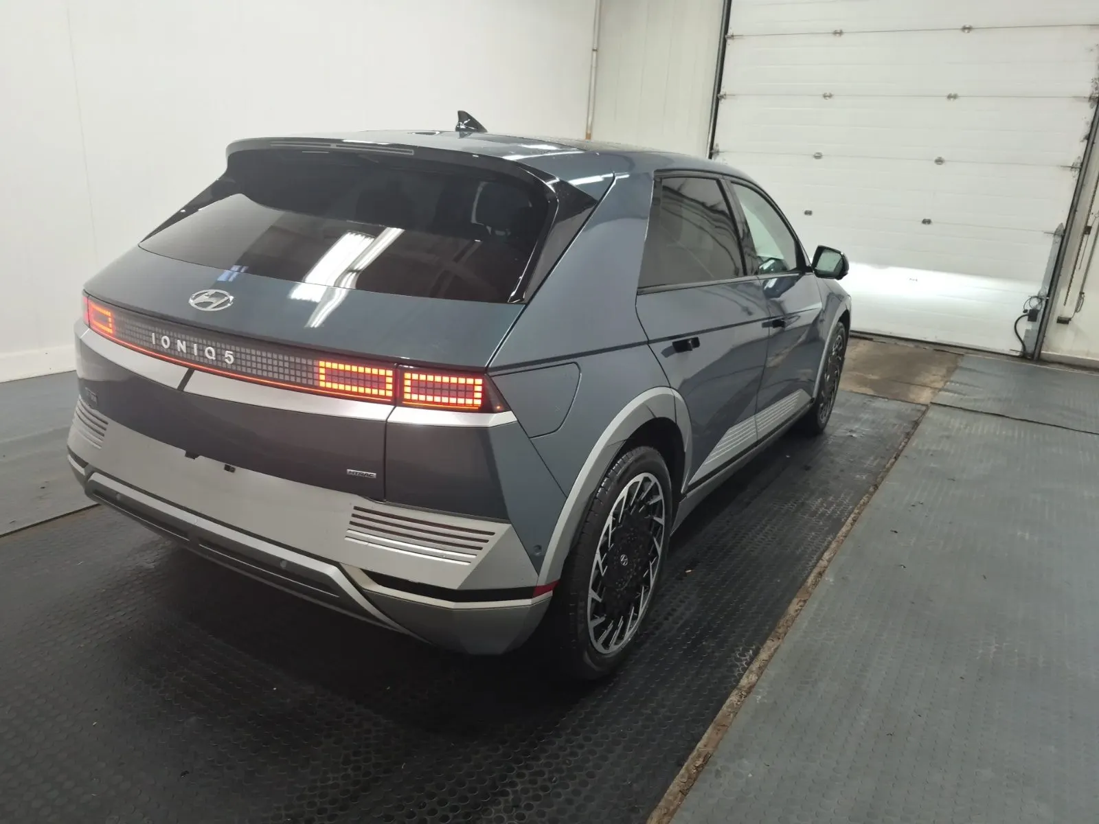 Passenger Rear 3/4 Photo