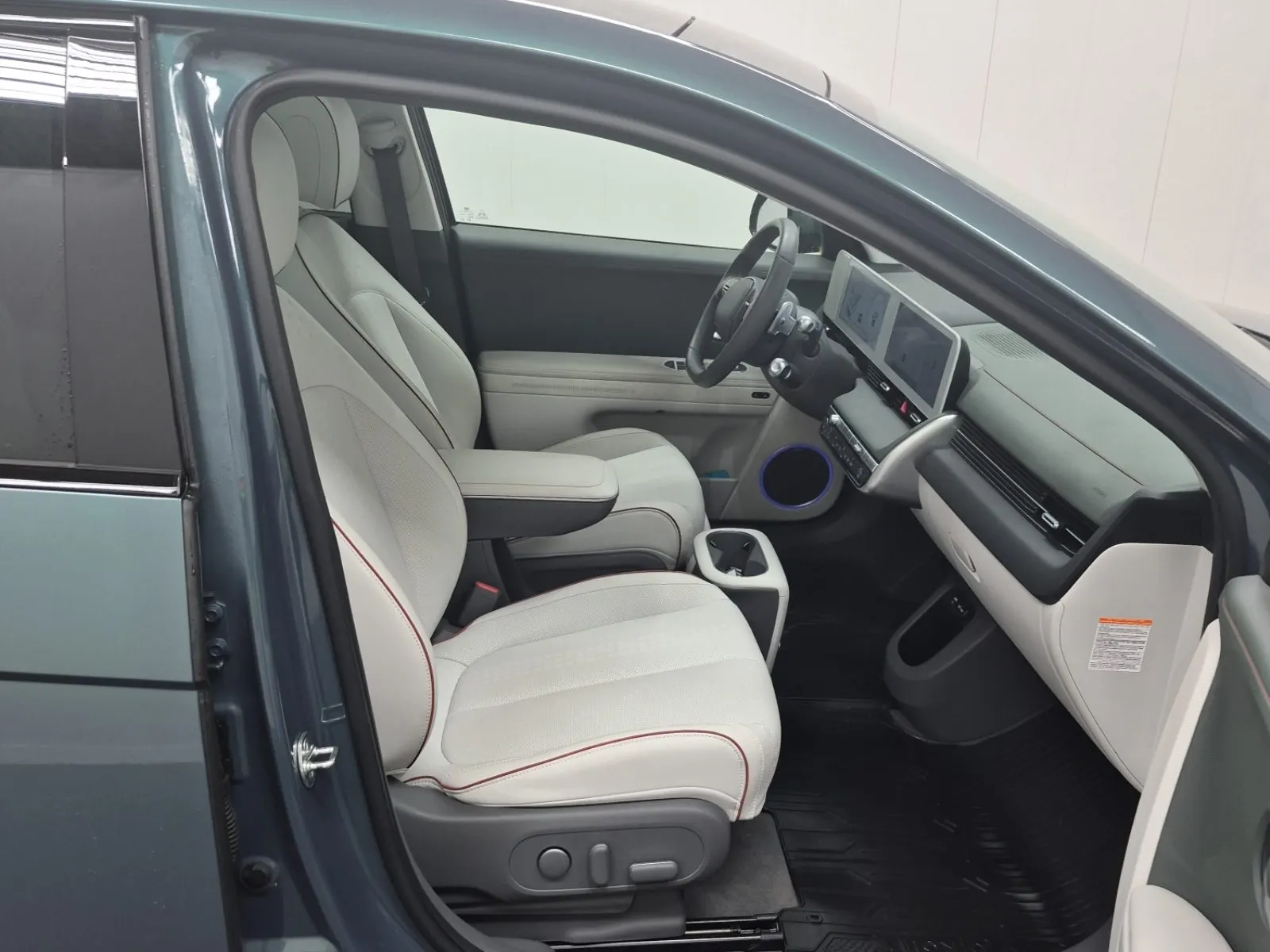 Right Side Interior Photo