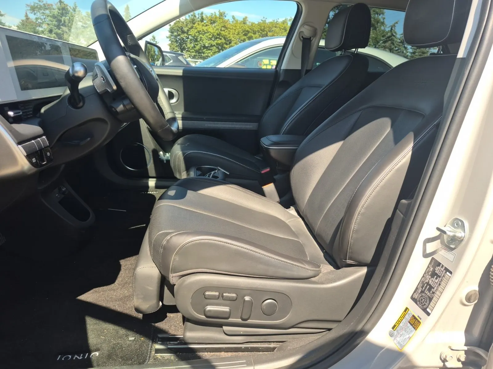 Front Interior Photo