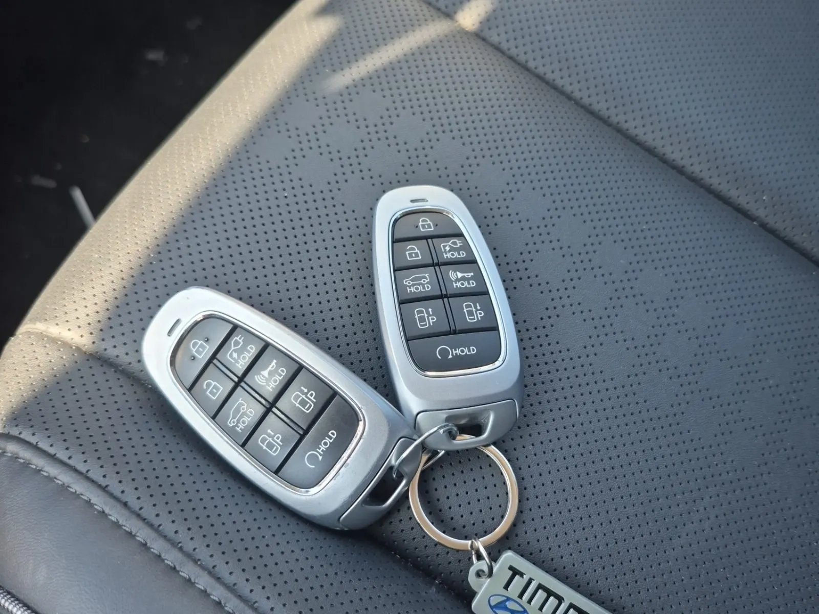 Keys/Fobs/Manual Photo