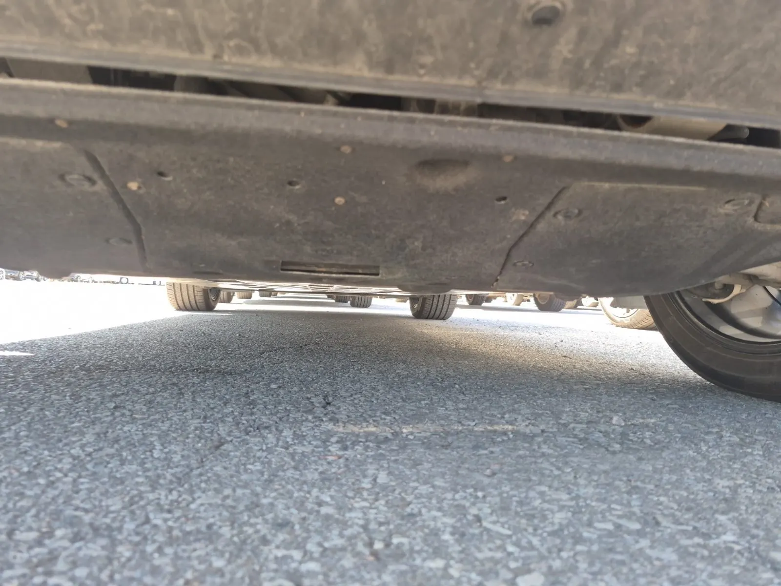 Undercarriage - Rear Photo