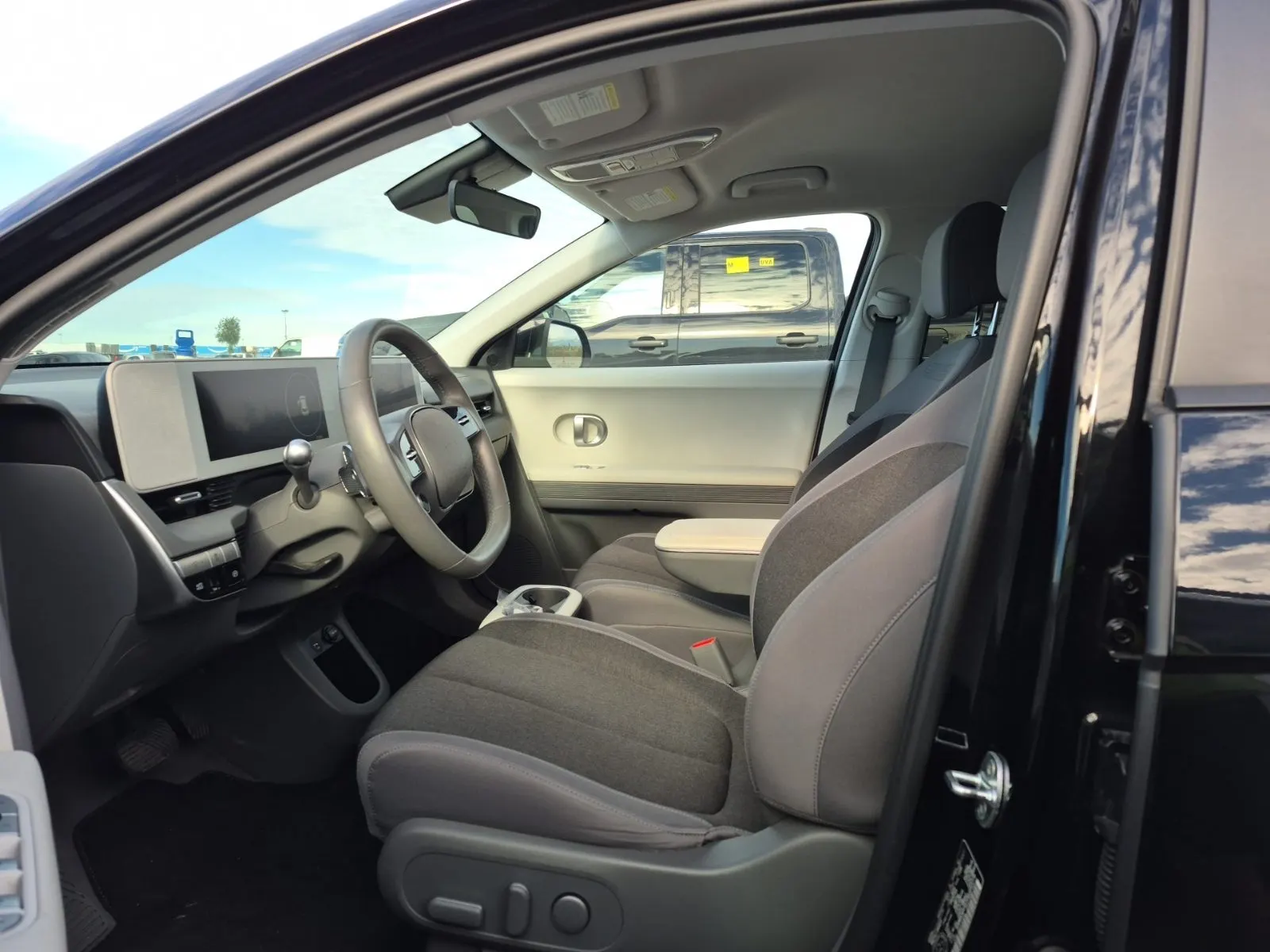 Front Interior Photo