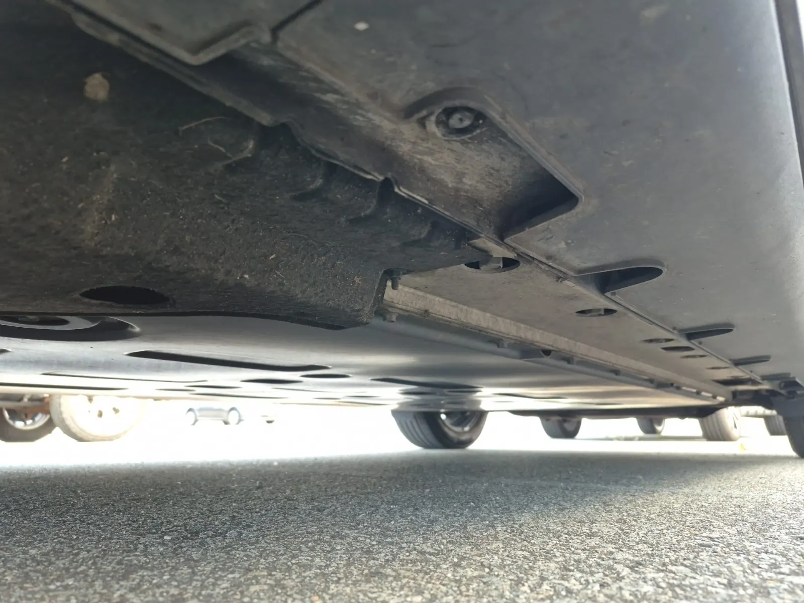 Undercarriage - Driver Photo