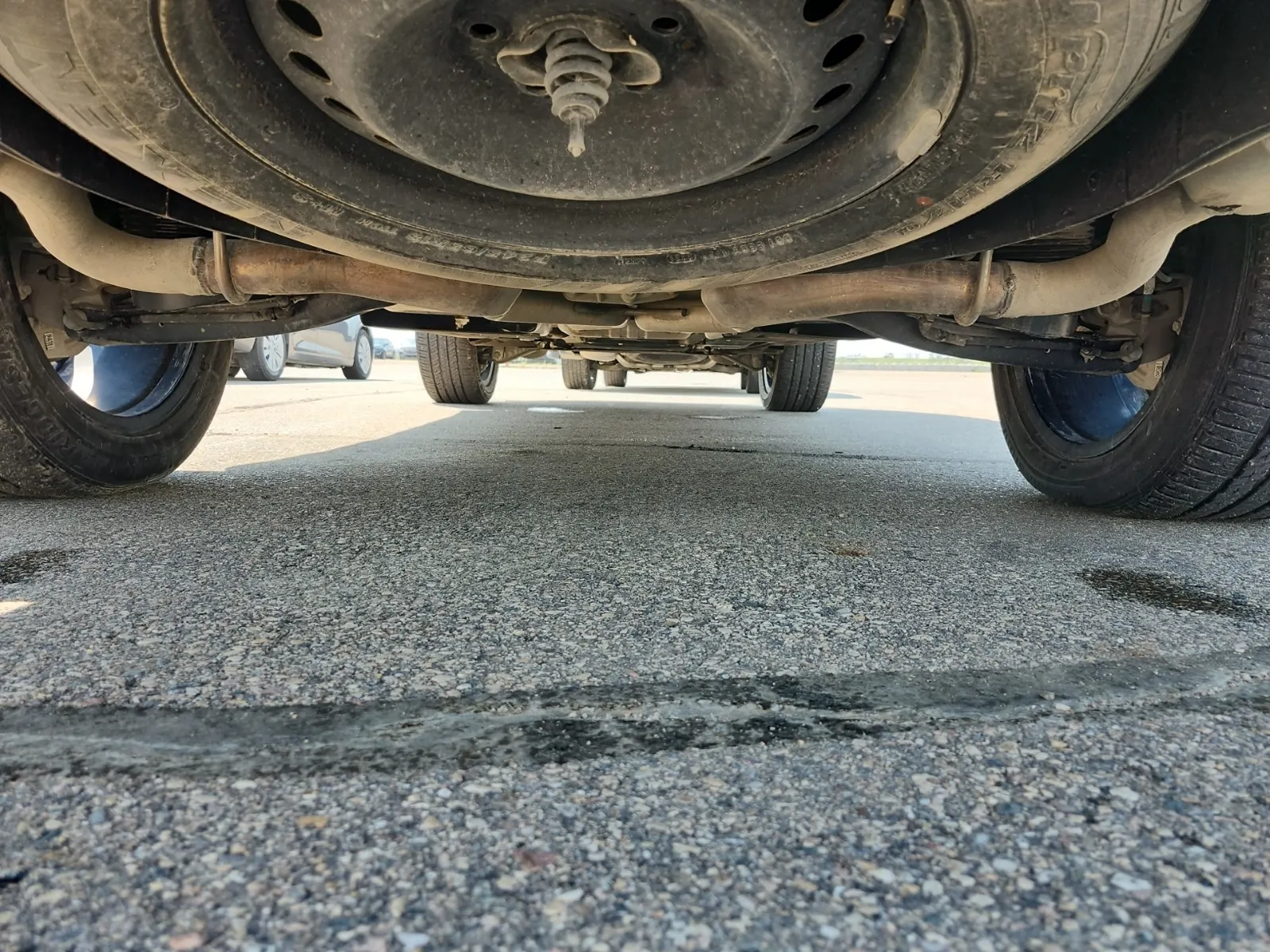 Undercarriage - Rear Photo