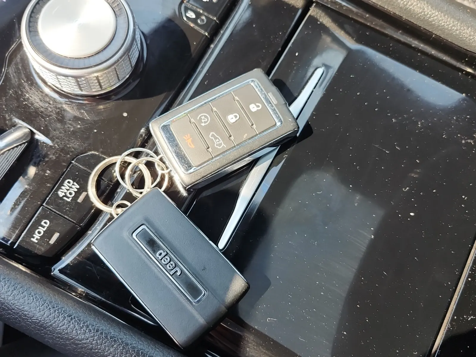 Keys/Fobs/Manual Photo
