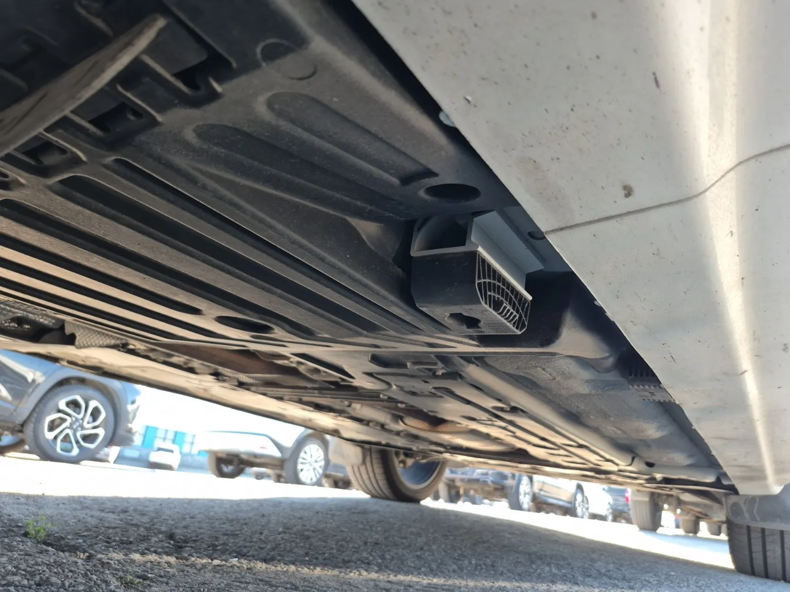 Undercarriage - Passenger Photo