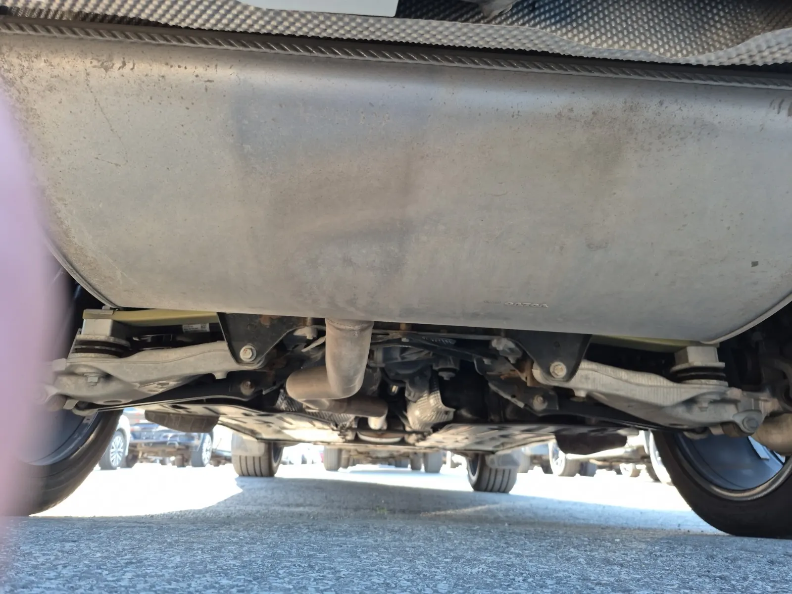 Undercarriage - Rear Photo