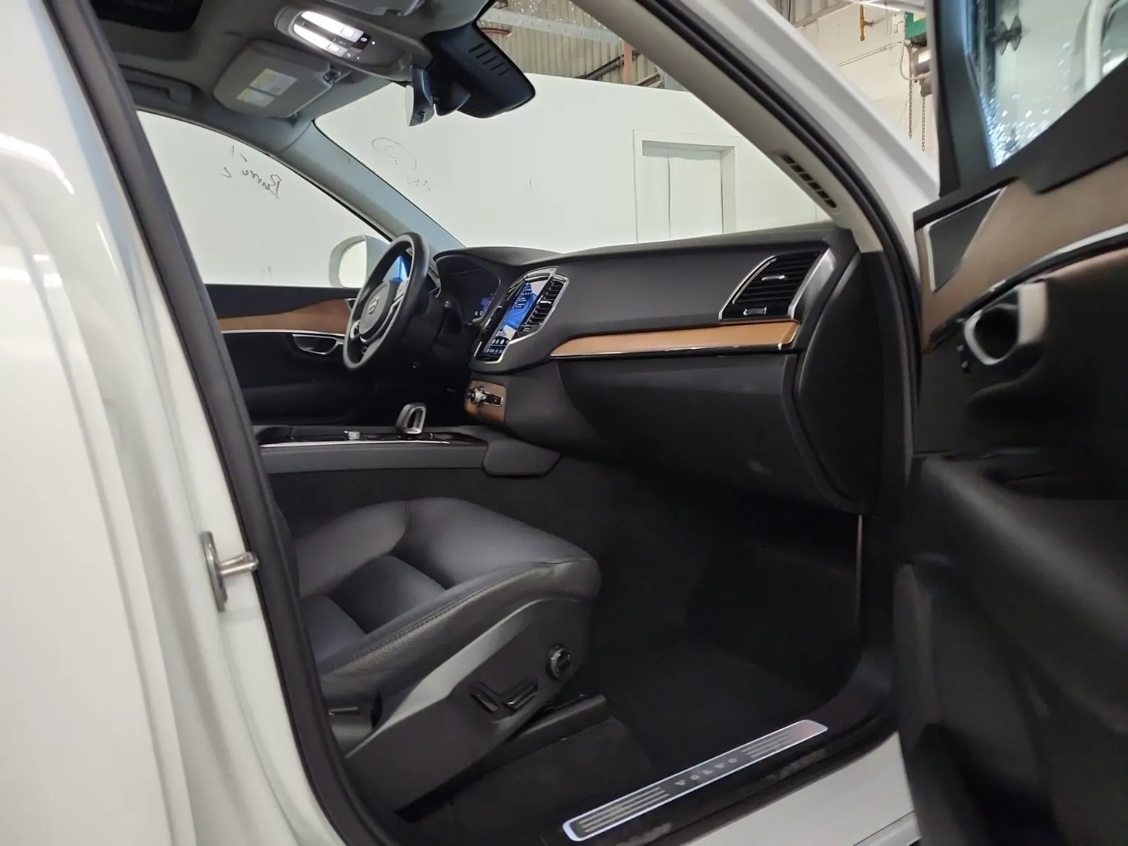 Right Side Interior Photo