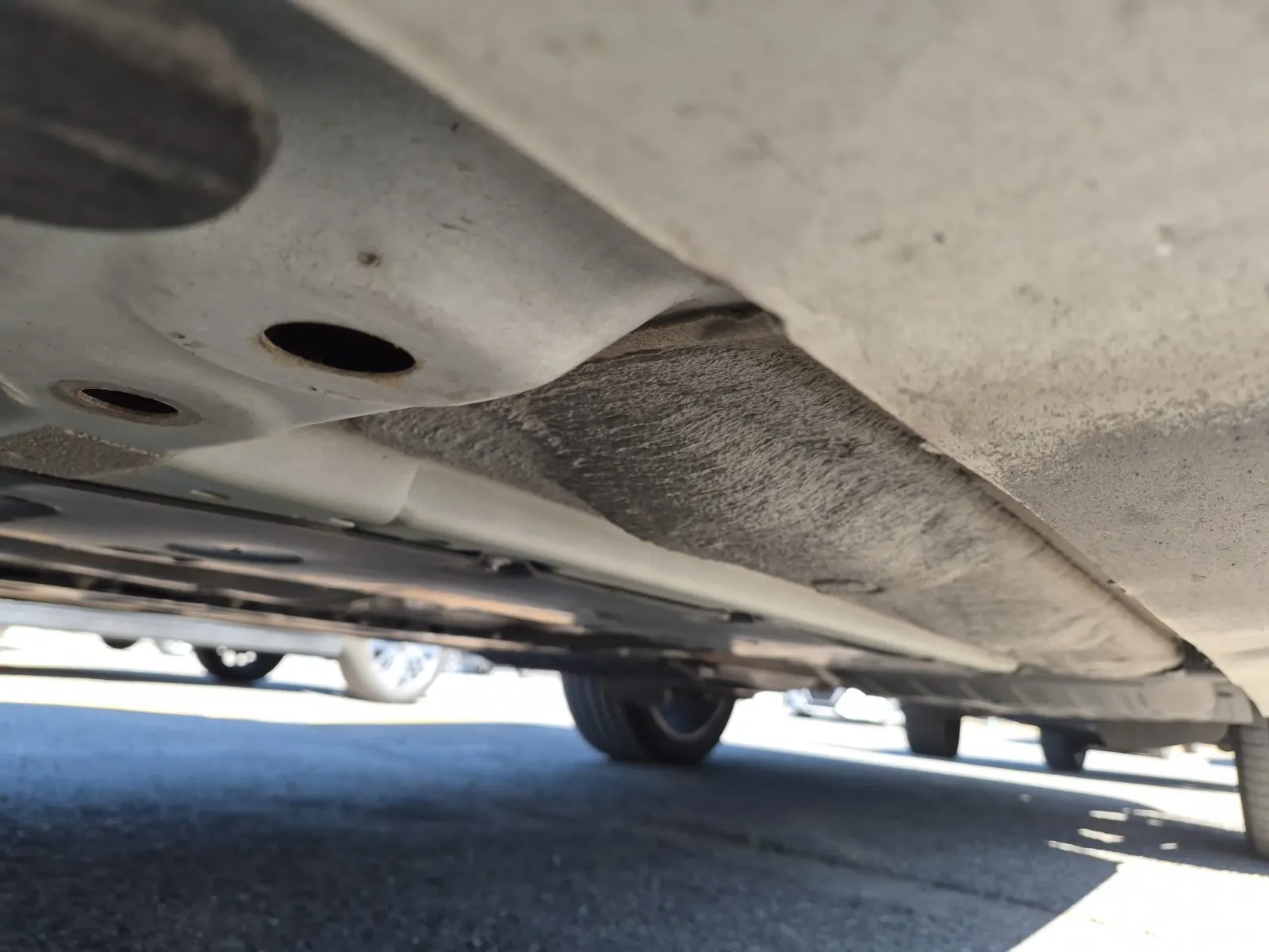 Undercarriage - Driver Photo