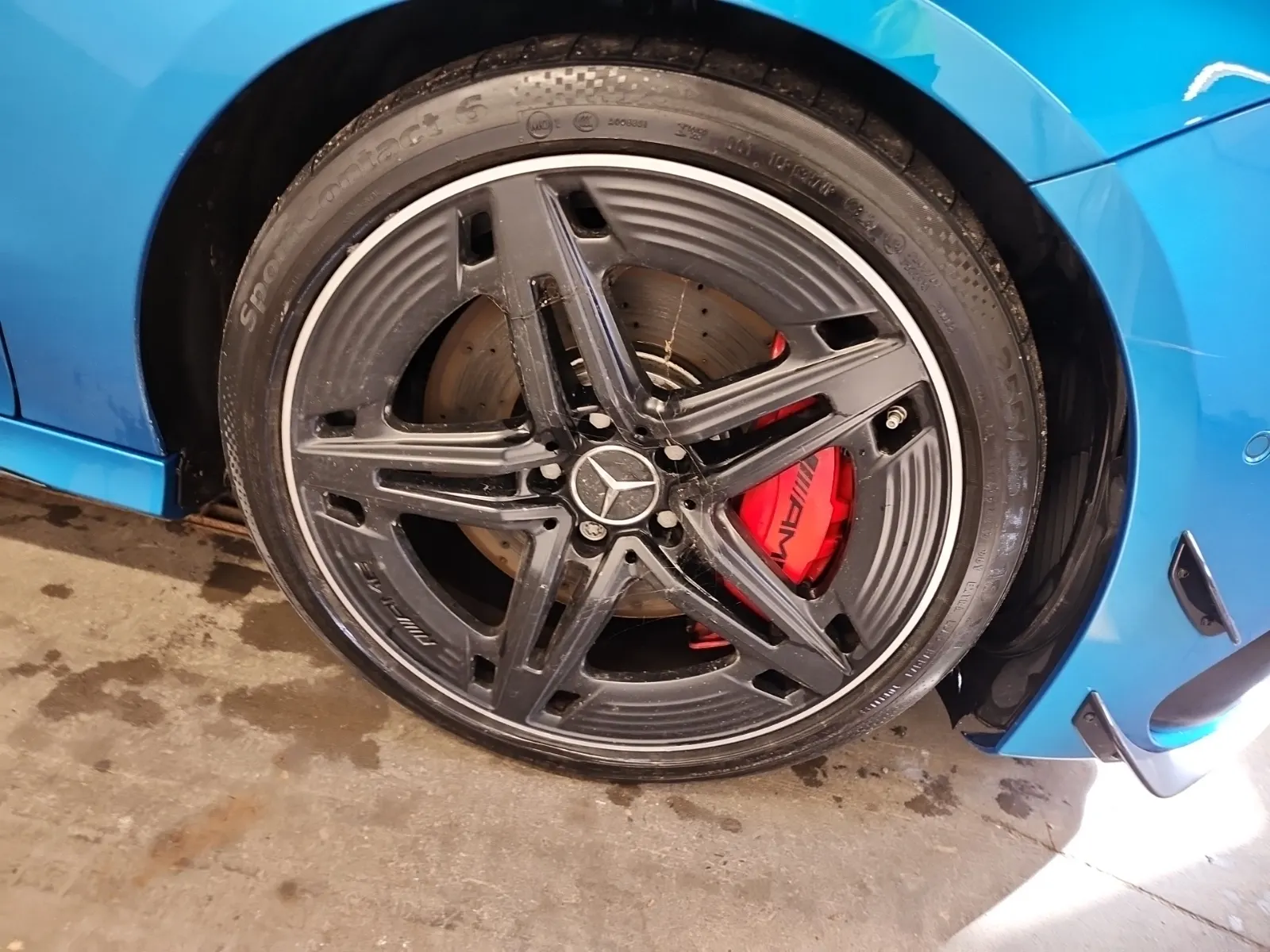 Right Front Wheel/Tire Photo