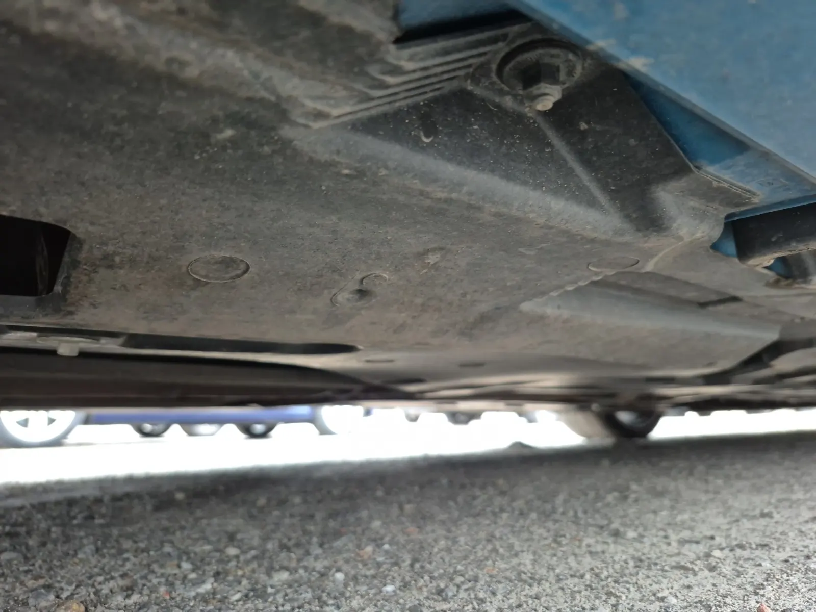 Undercarriage - Passenger Photo
