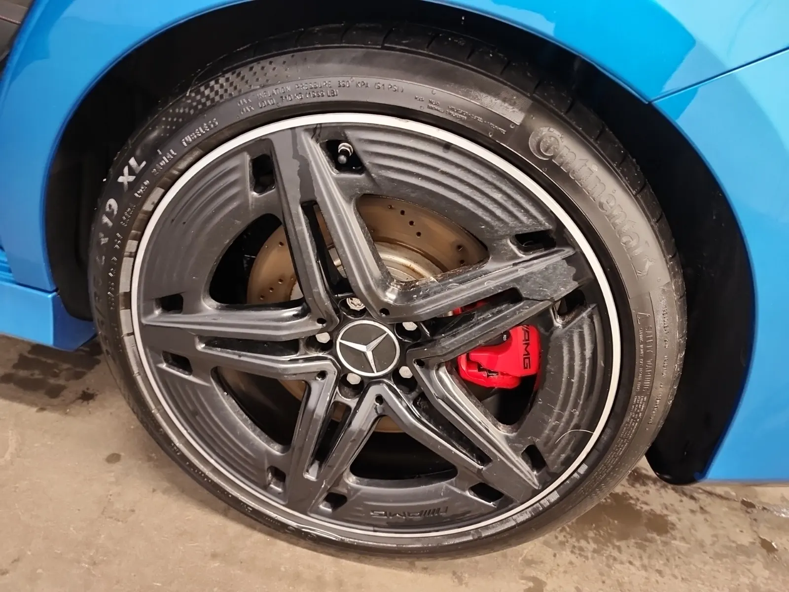 Left Rear Wheel/Tire Photo