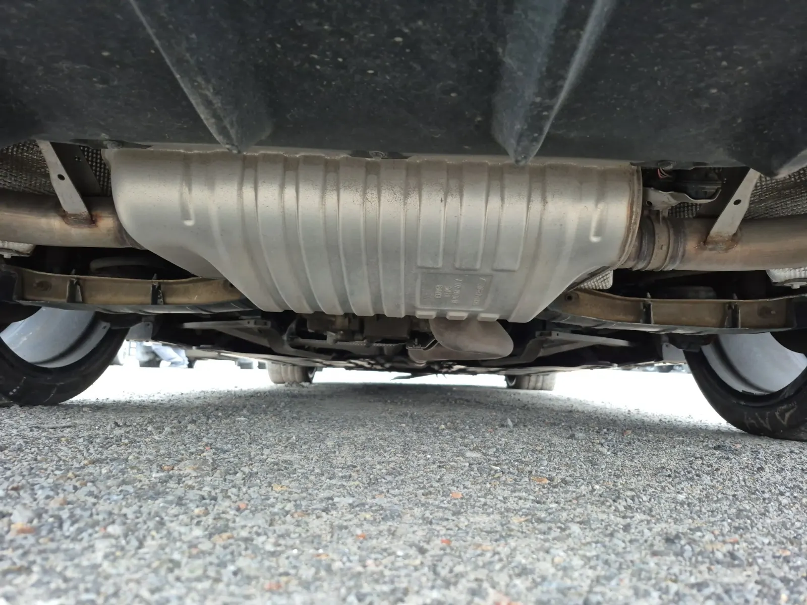 Undercarriage - Rear Photo