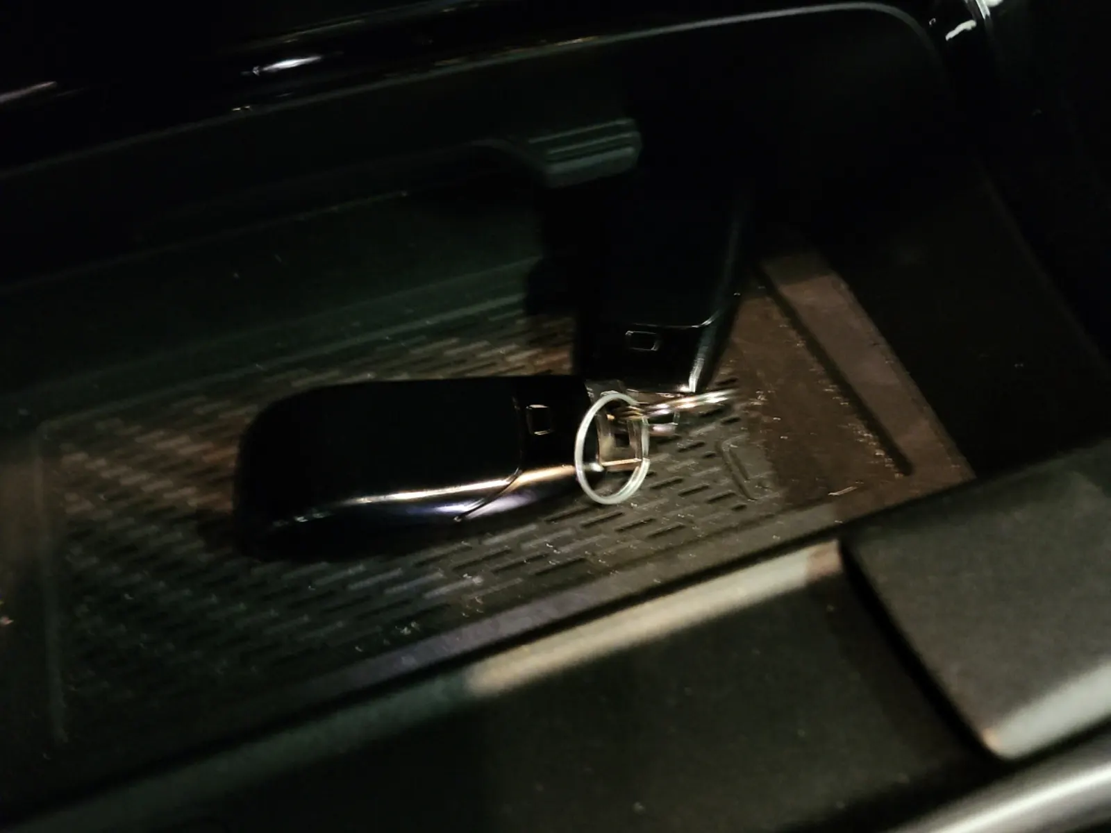 Keys/Fobs/Manual Photo