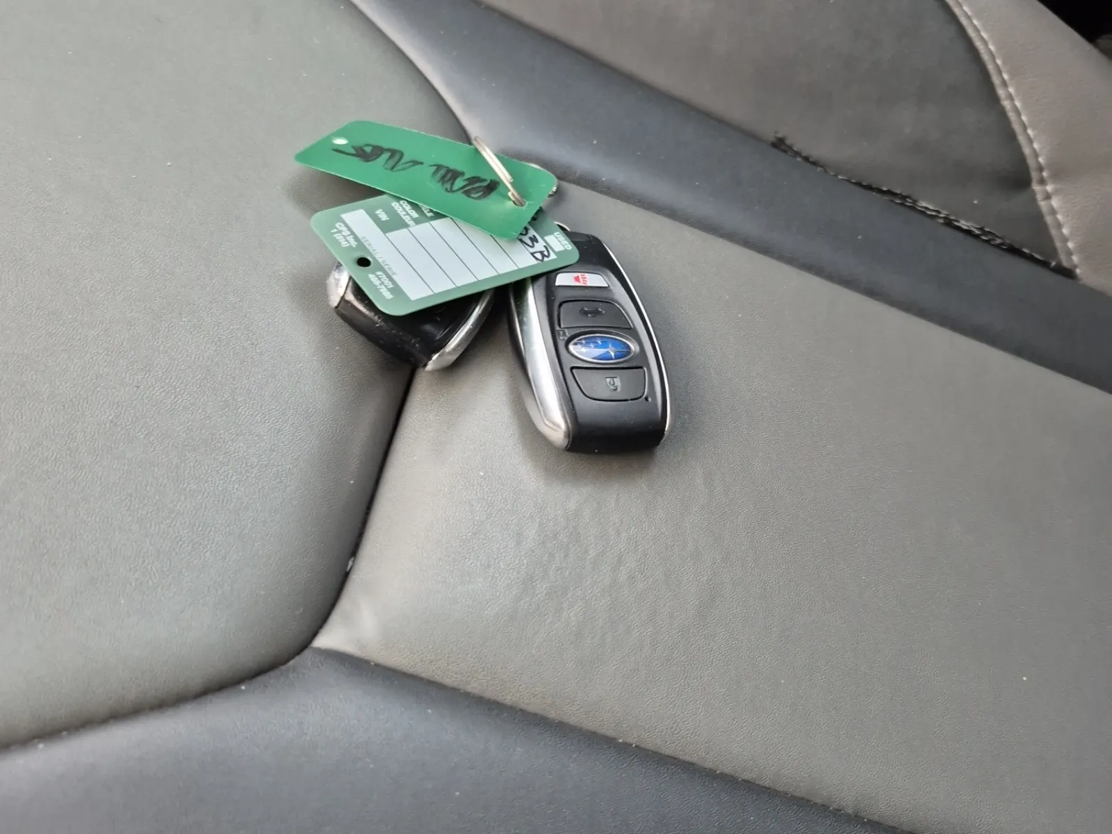 Keys/Fobs/Manual Photo