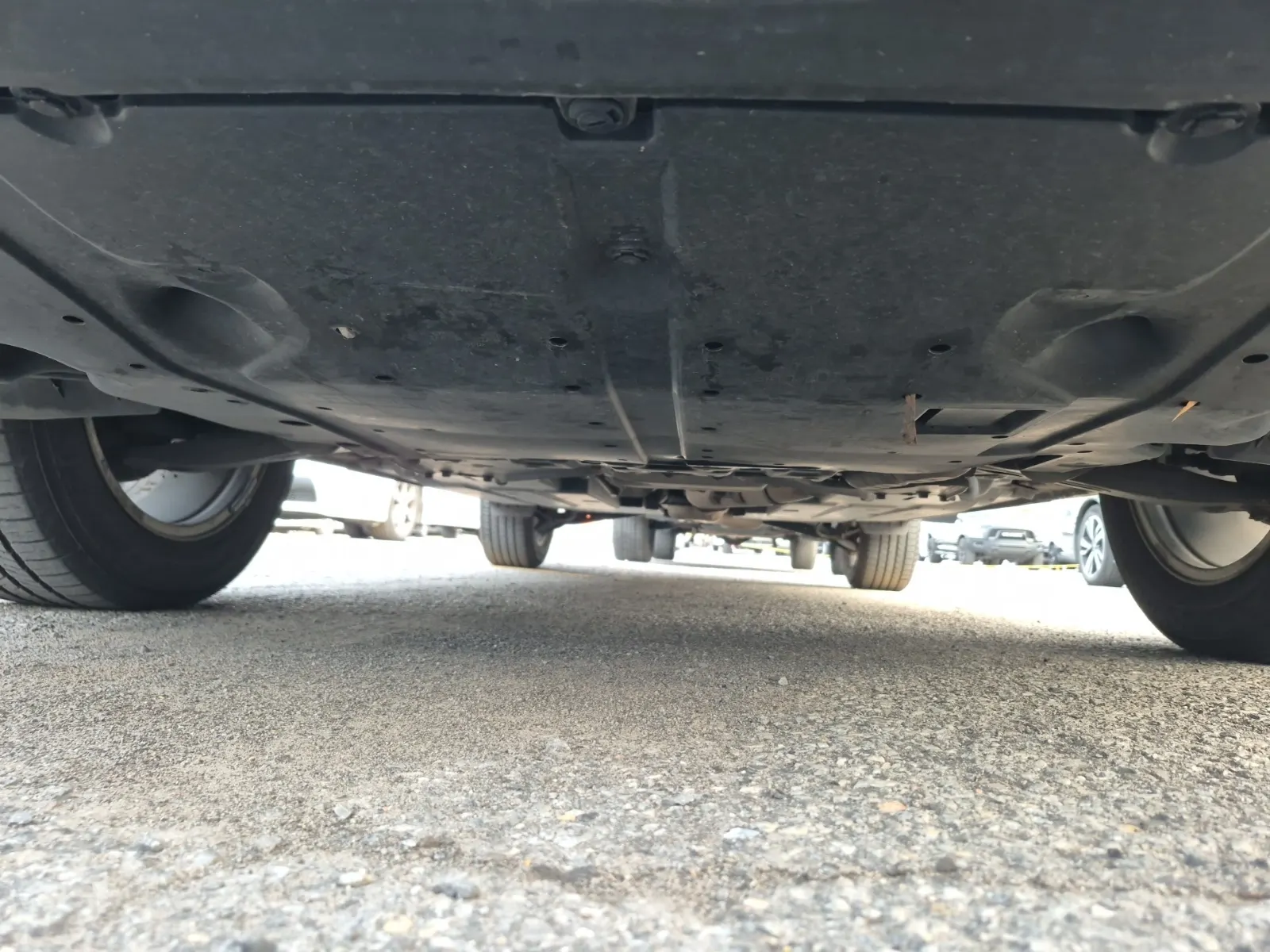 Undercarriage - Front Photo