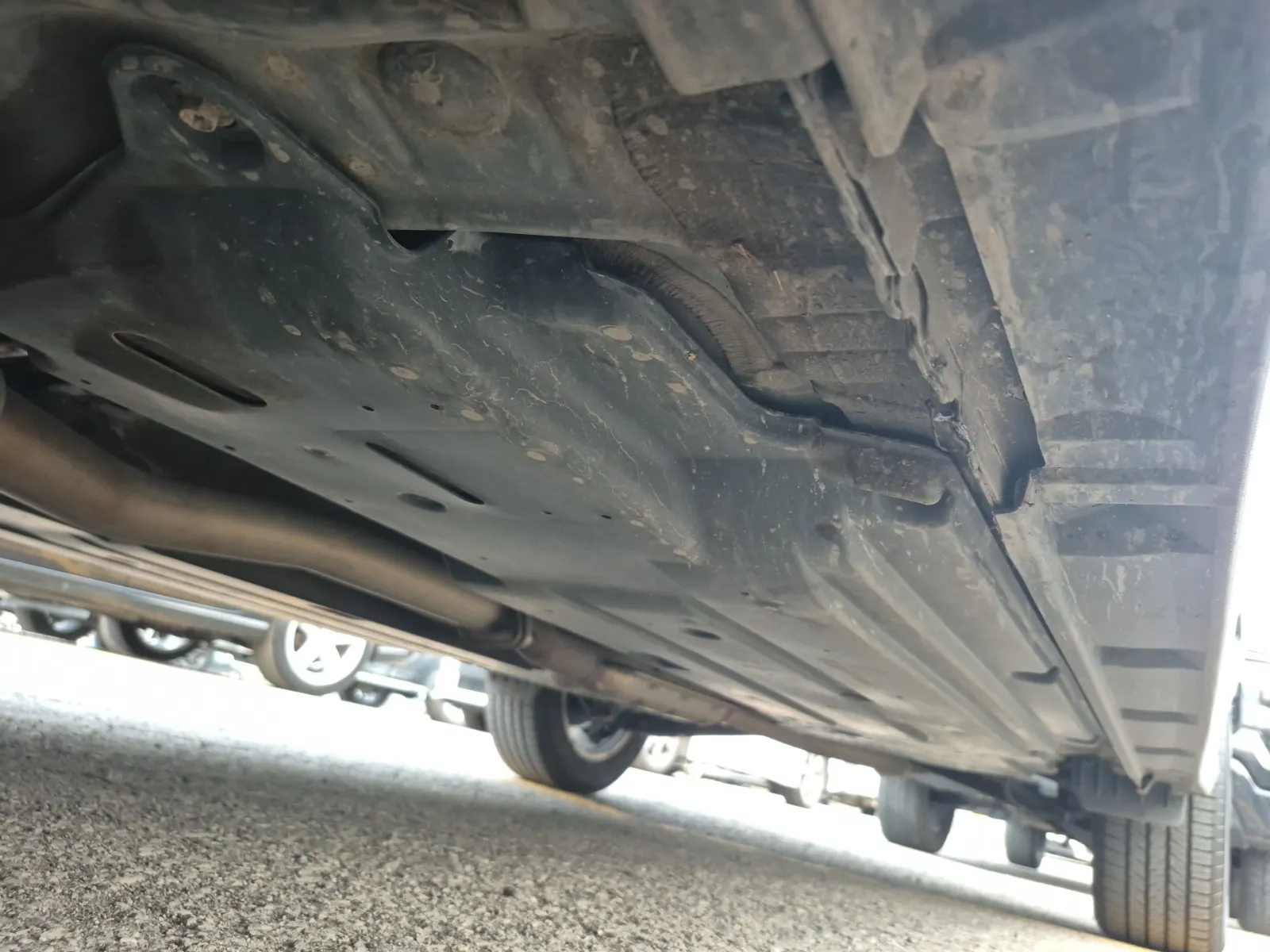 Undercarriage - Driver Photo