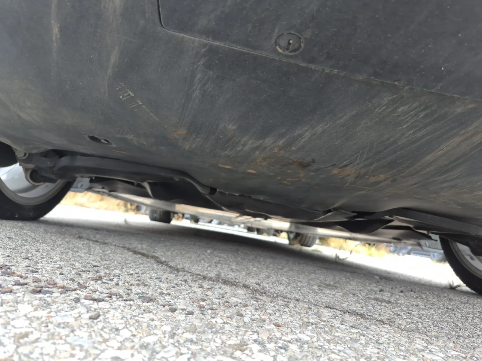 Undercarriage - Rear Photo