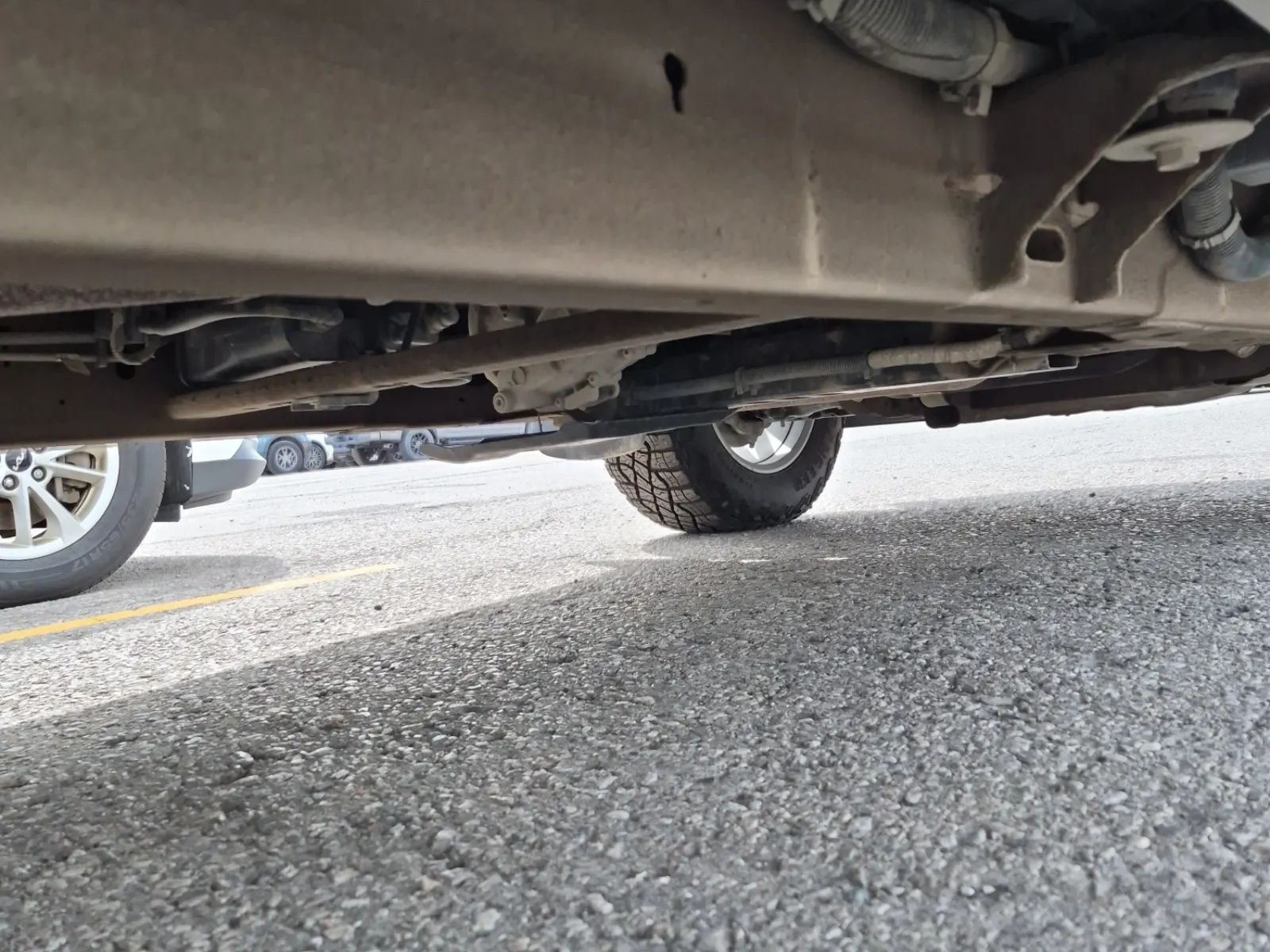 Undercarriage - Passenger Photo