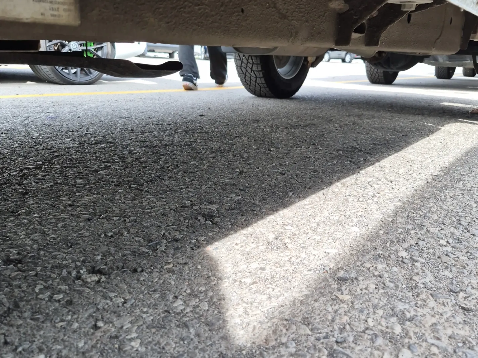 Undercarriage - Driver Photo