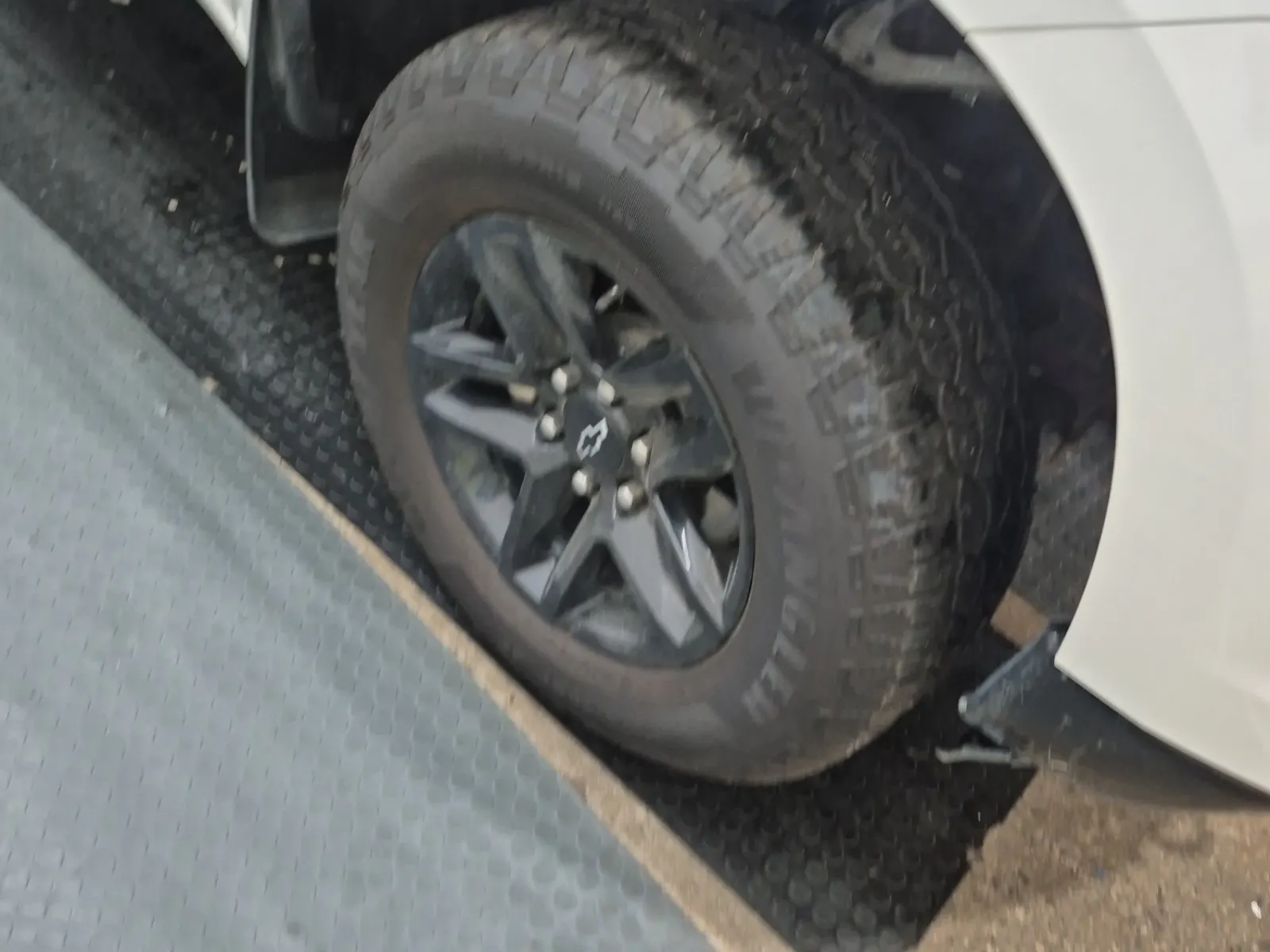 Right Front Wheel/Tire Photo