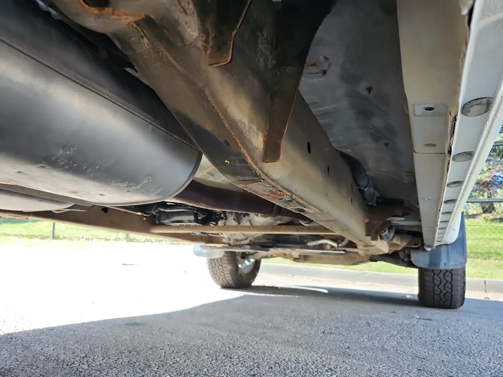Undercarriage - Passenger Photo