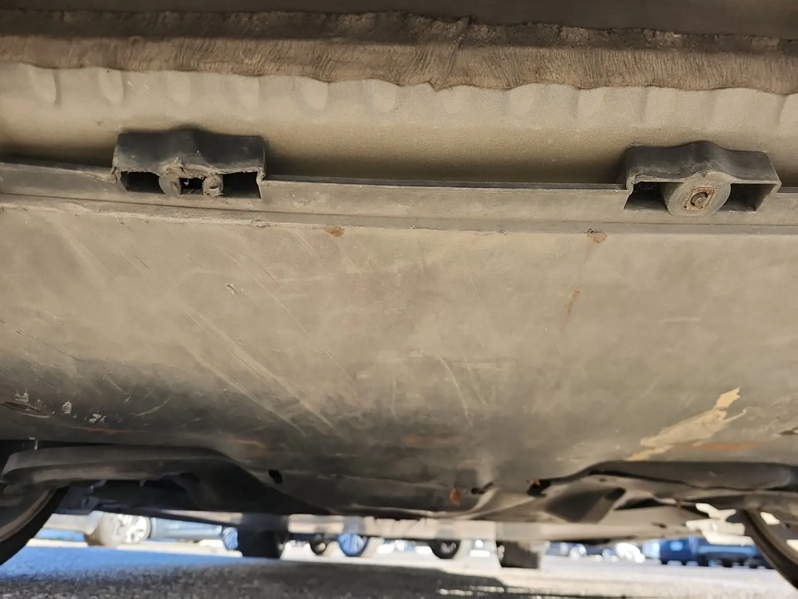 Undercarriage - Rear Photo