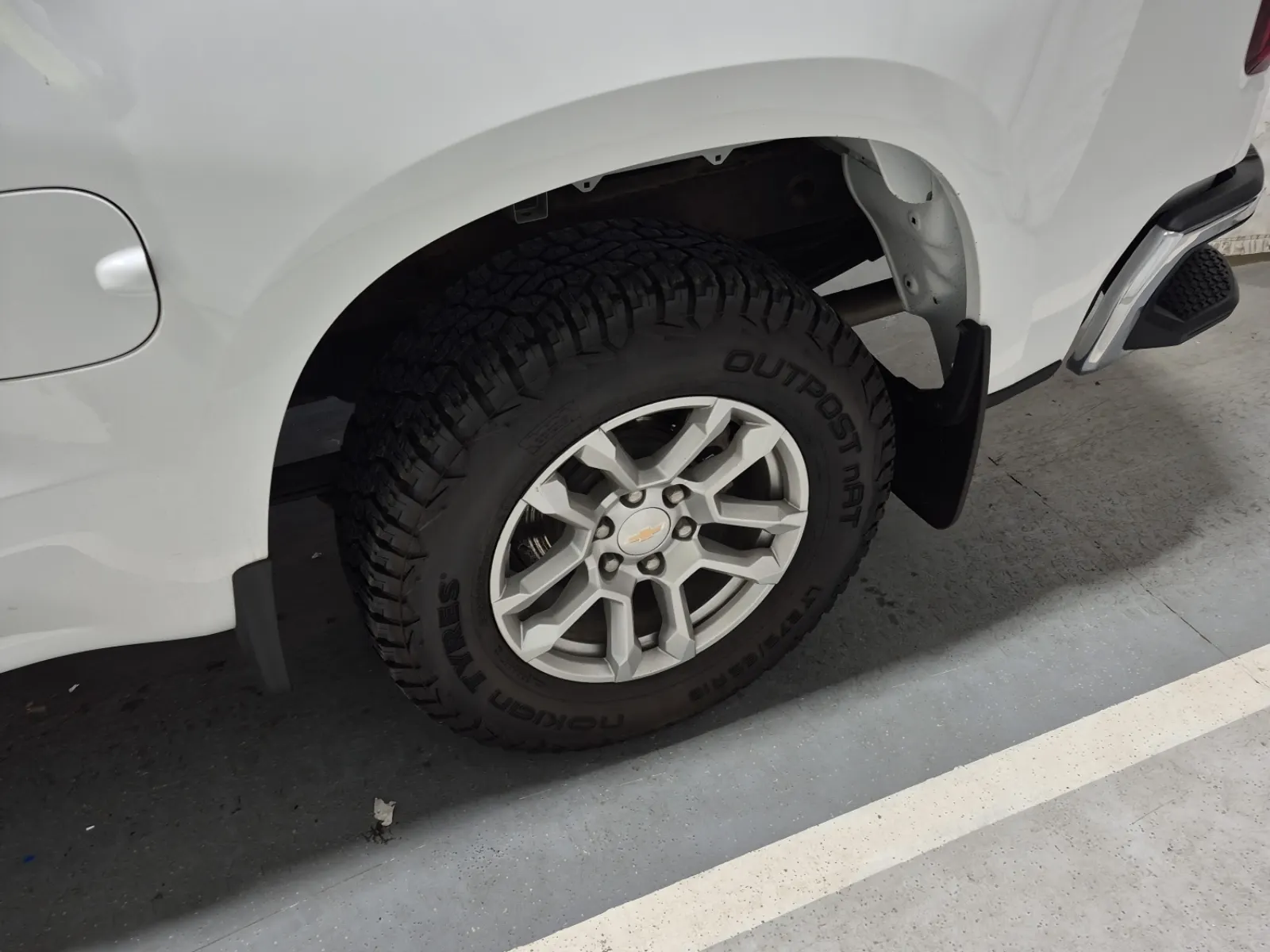 Left Rear Wheel/Tire Photo
