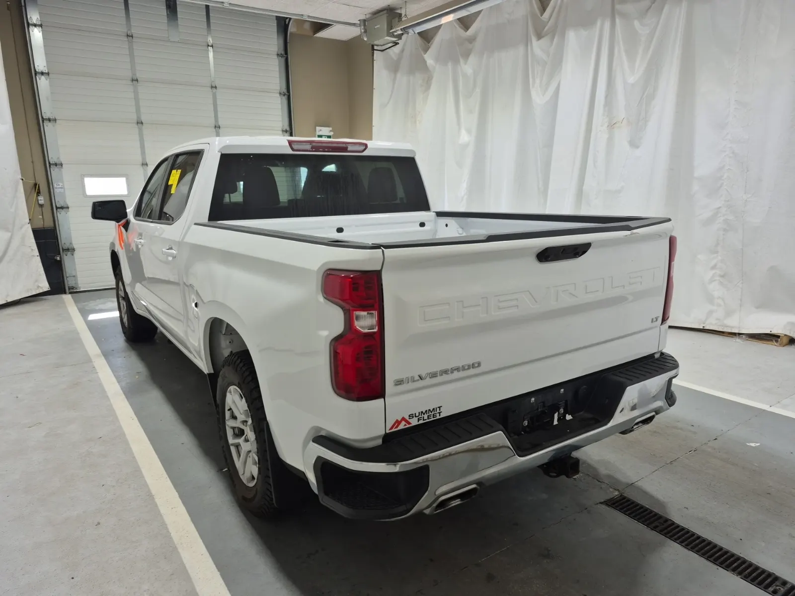 Driver Rear 3/4 Photo