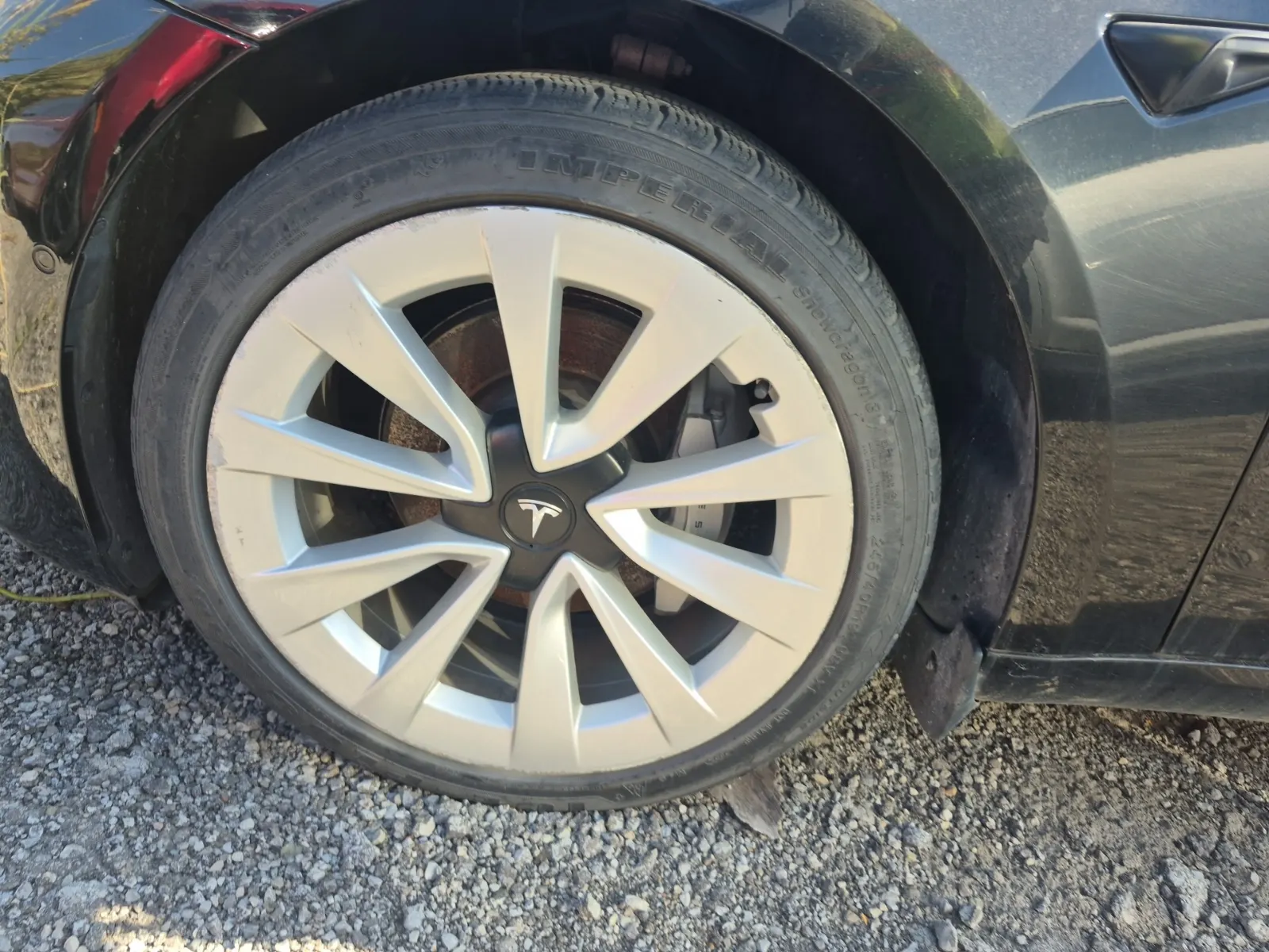 Front driver wheel/tire photo