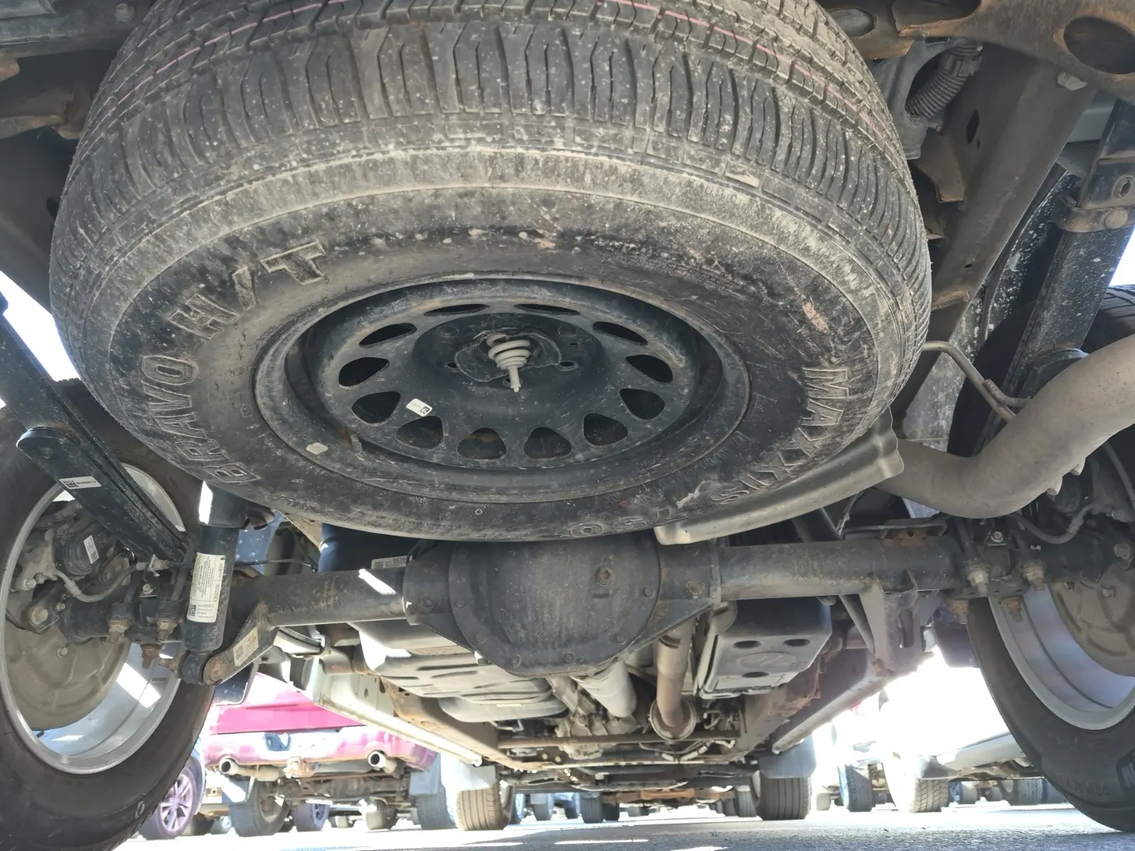 Undercarriage - Rear Photo